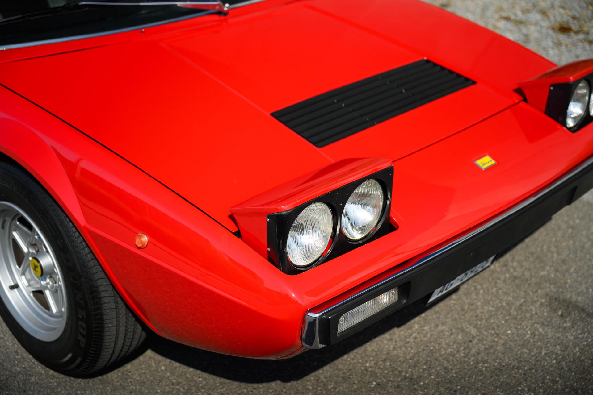 FERRARI 308 GT4-image-6