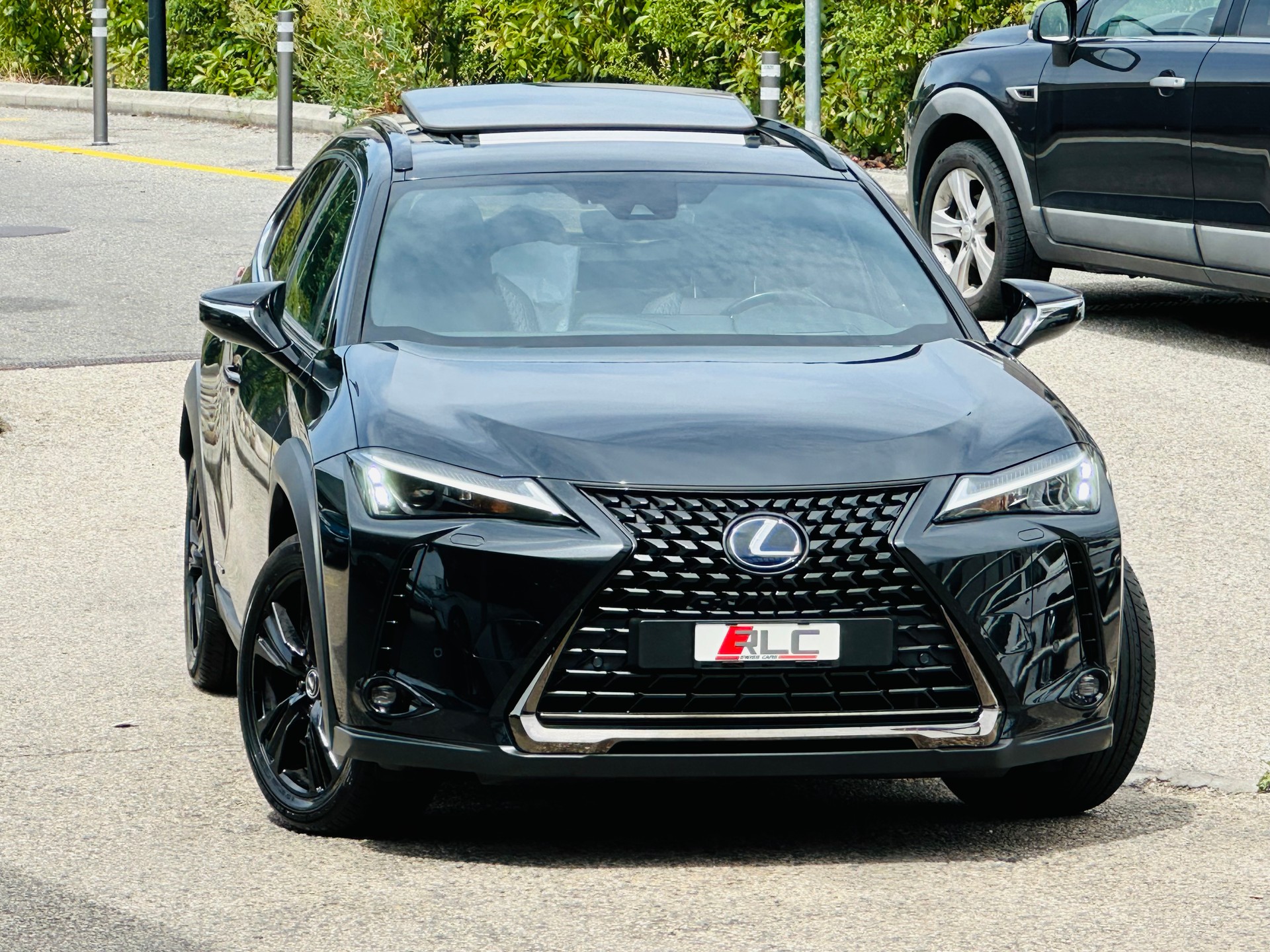 LEXUS UX 250h Excellence AWD Automatic-showroom-element-1