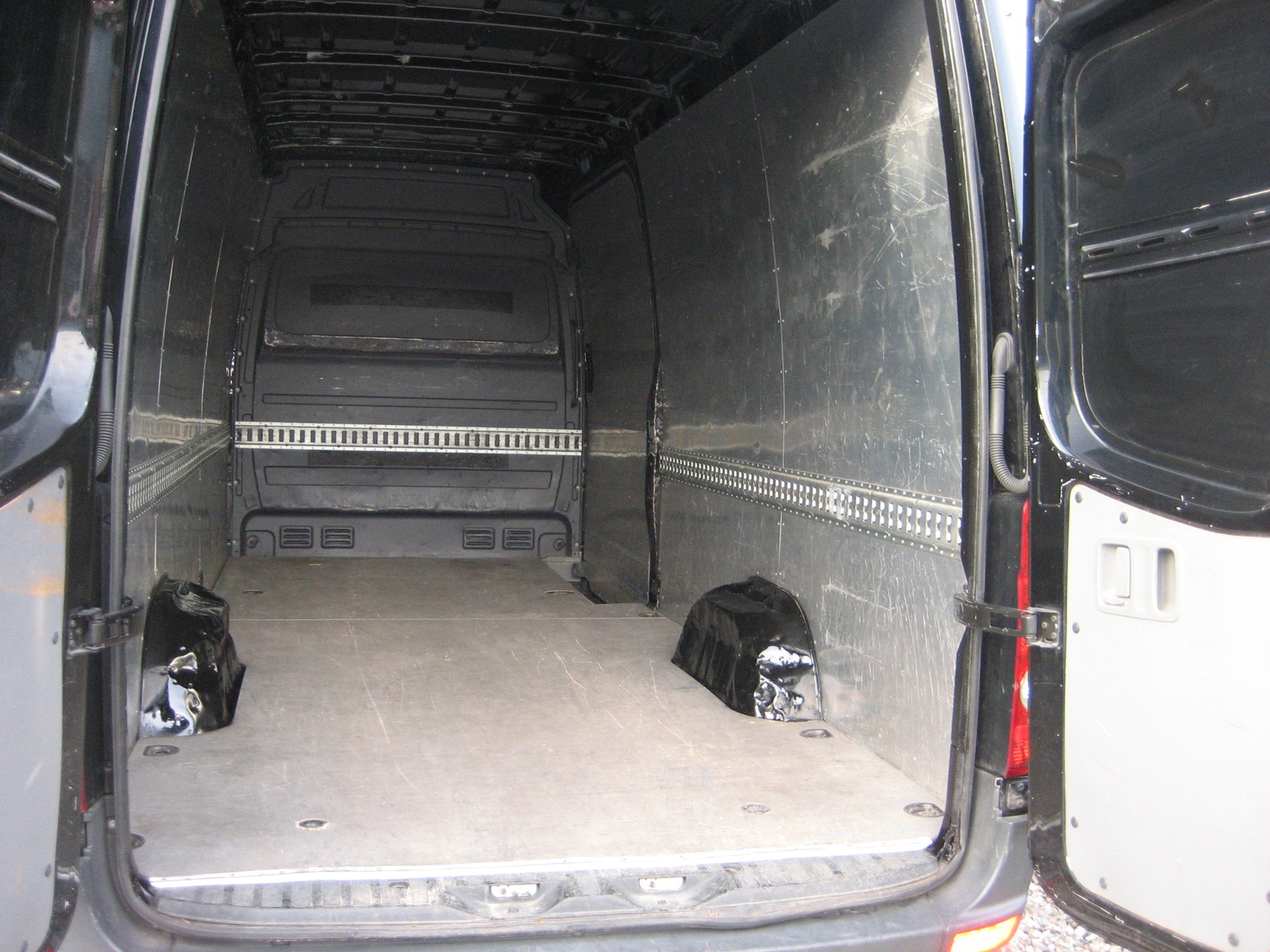 VW Crafter 35L 2.0 BiTDI CR lang-image-2