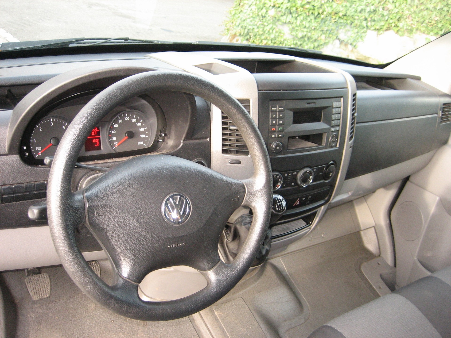 VW Crafter 35L 2.0 BiTDI CR lang-image-4