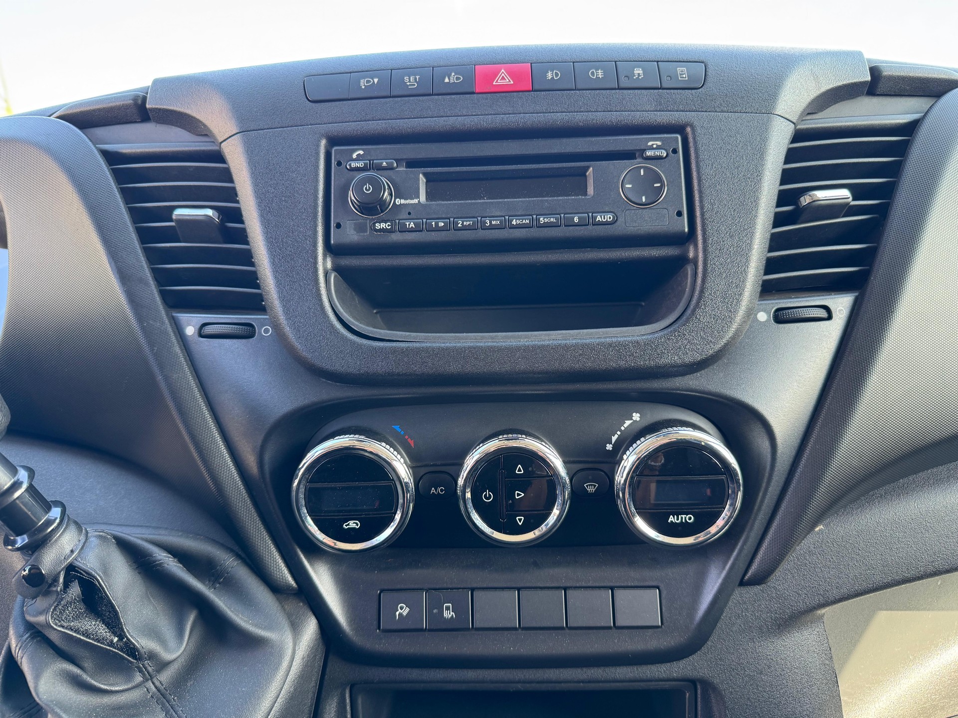 IVECO 35 S 17 V-image-11