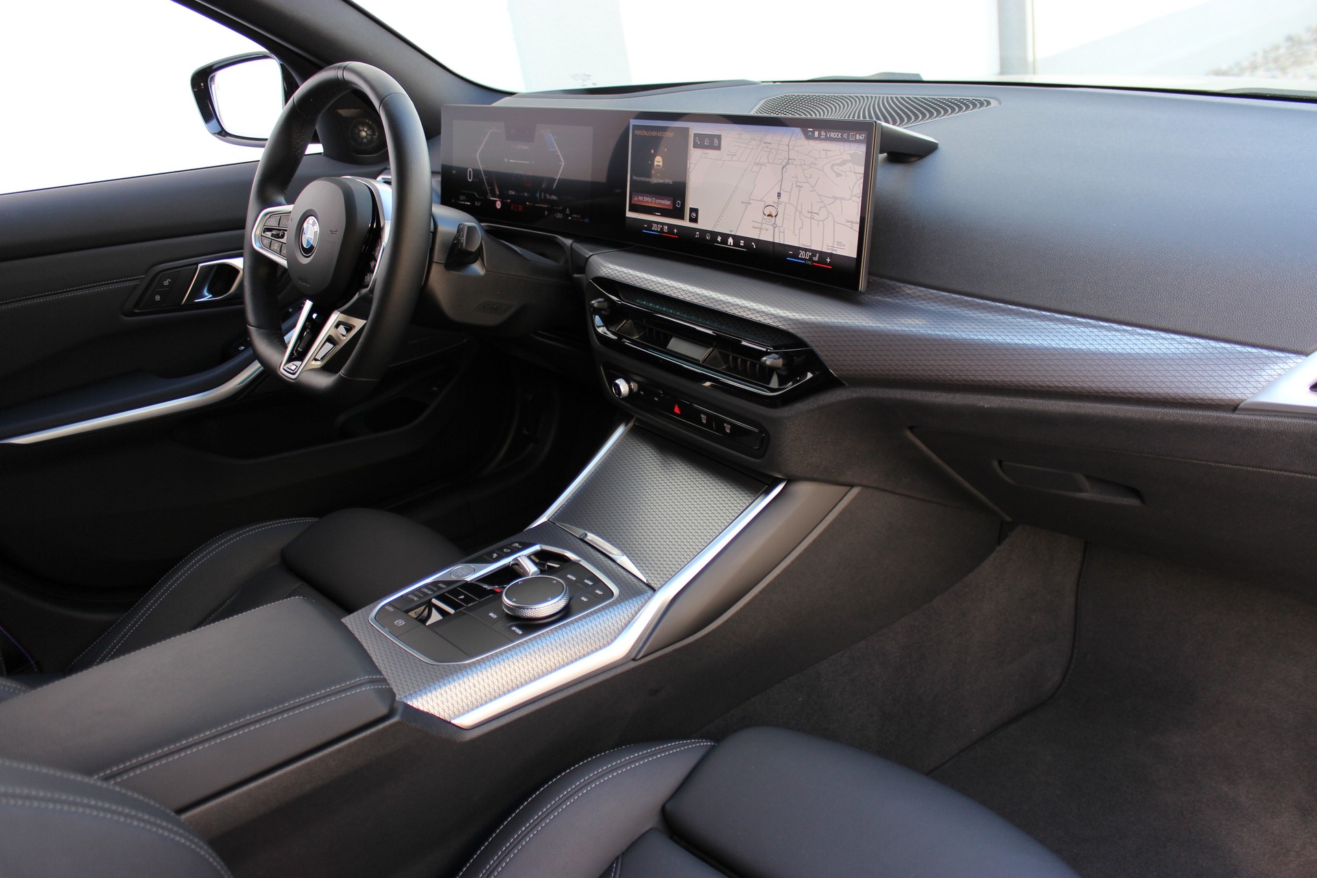 BMW 320d xDrive 48V Touring M Sport Pro-showroom-element-1