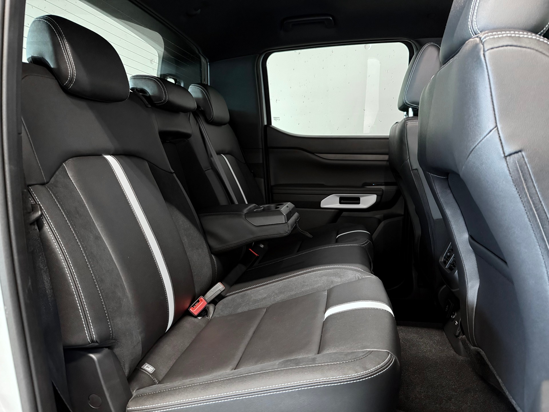 FORD RANGER STORMTRAK SONDERMODELL | DOPPELKABINE | ALLRAD | 10-GANG AUTOMATIK | PLUGIN-HYBRID-image-16