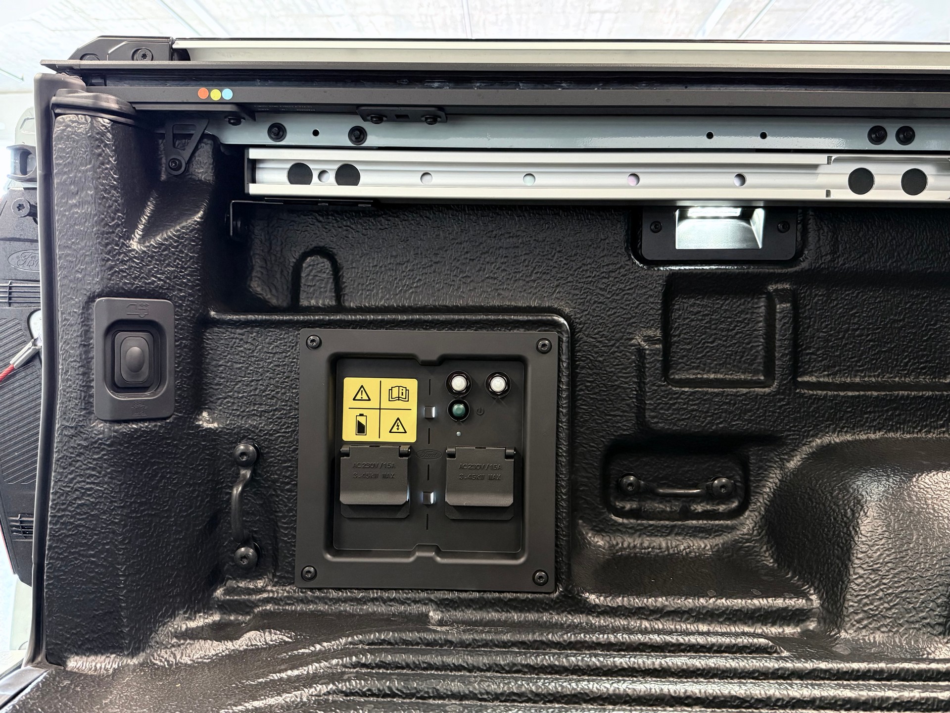 FORD RANGER STORMTRAK SONDERMODELL | DOPPELKABINE | ALLRAD | 10-GANG AUTOMATIK | PLUGIN-HYBRID-image-9