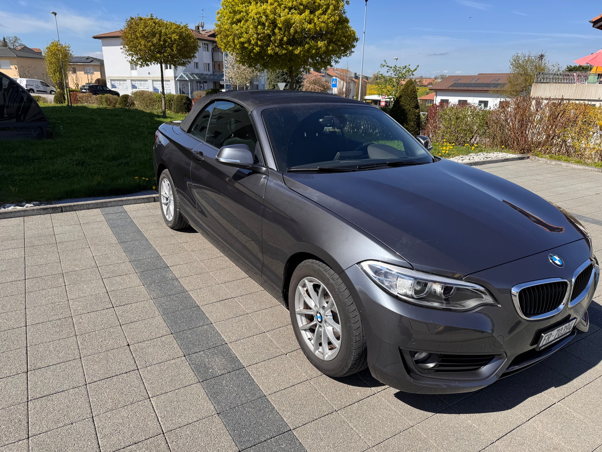 BMW 218i-image-1