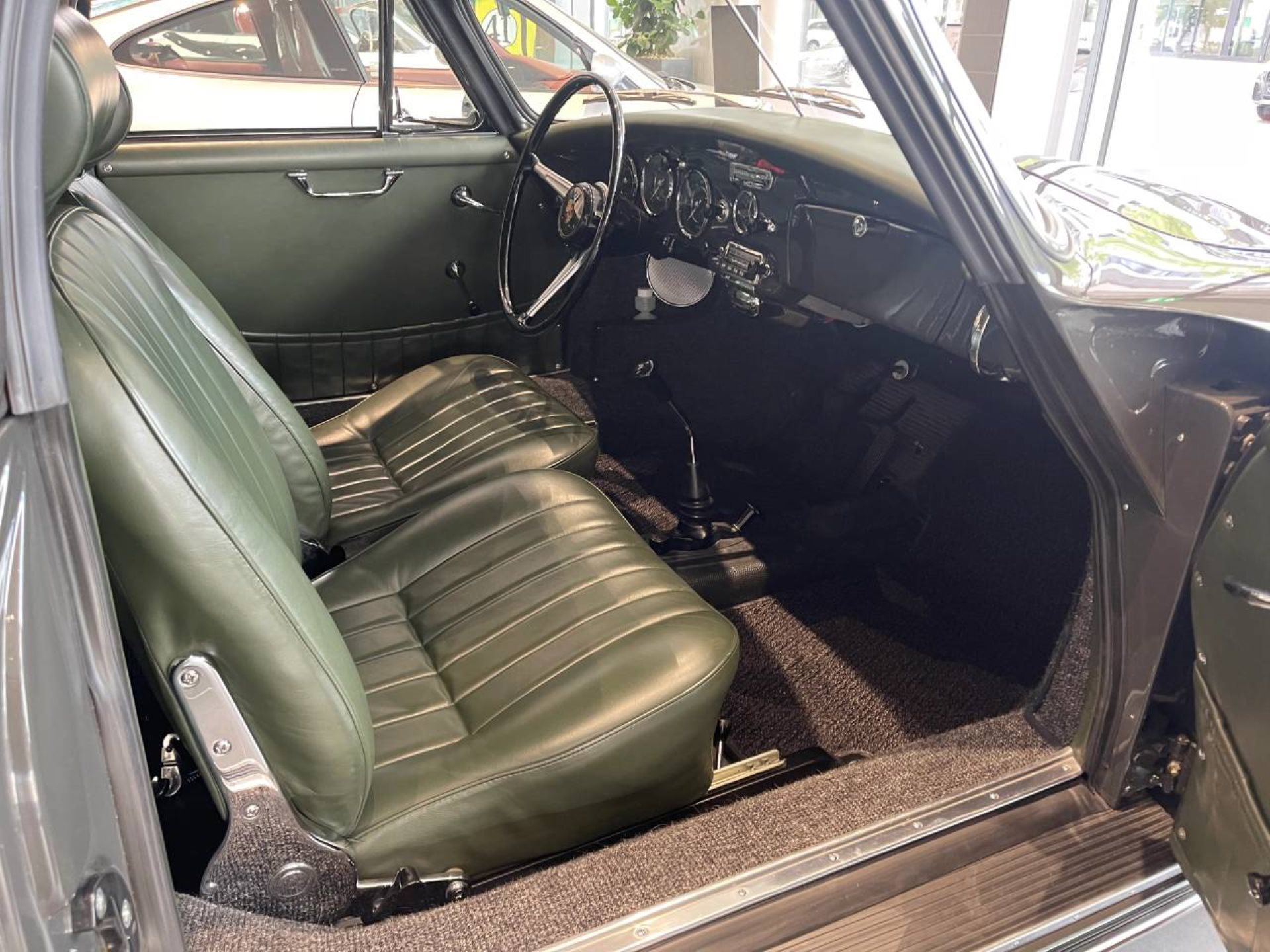 PORSCHE 356 B T6 Cabriolet-showroom-element-3