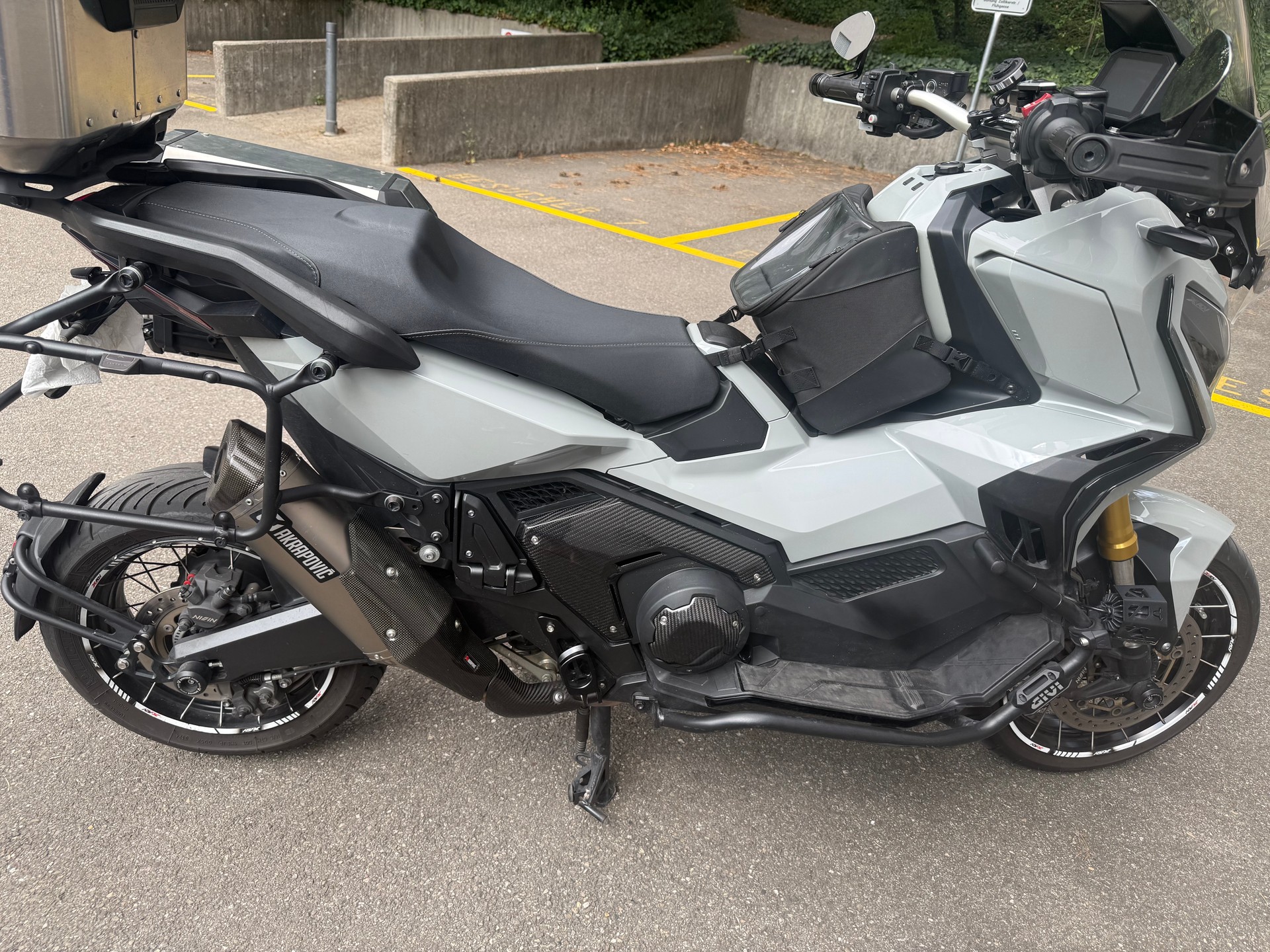 HONDA X-ADV 750 (35kW)-image-11