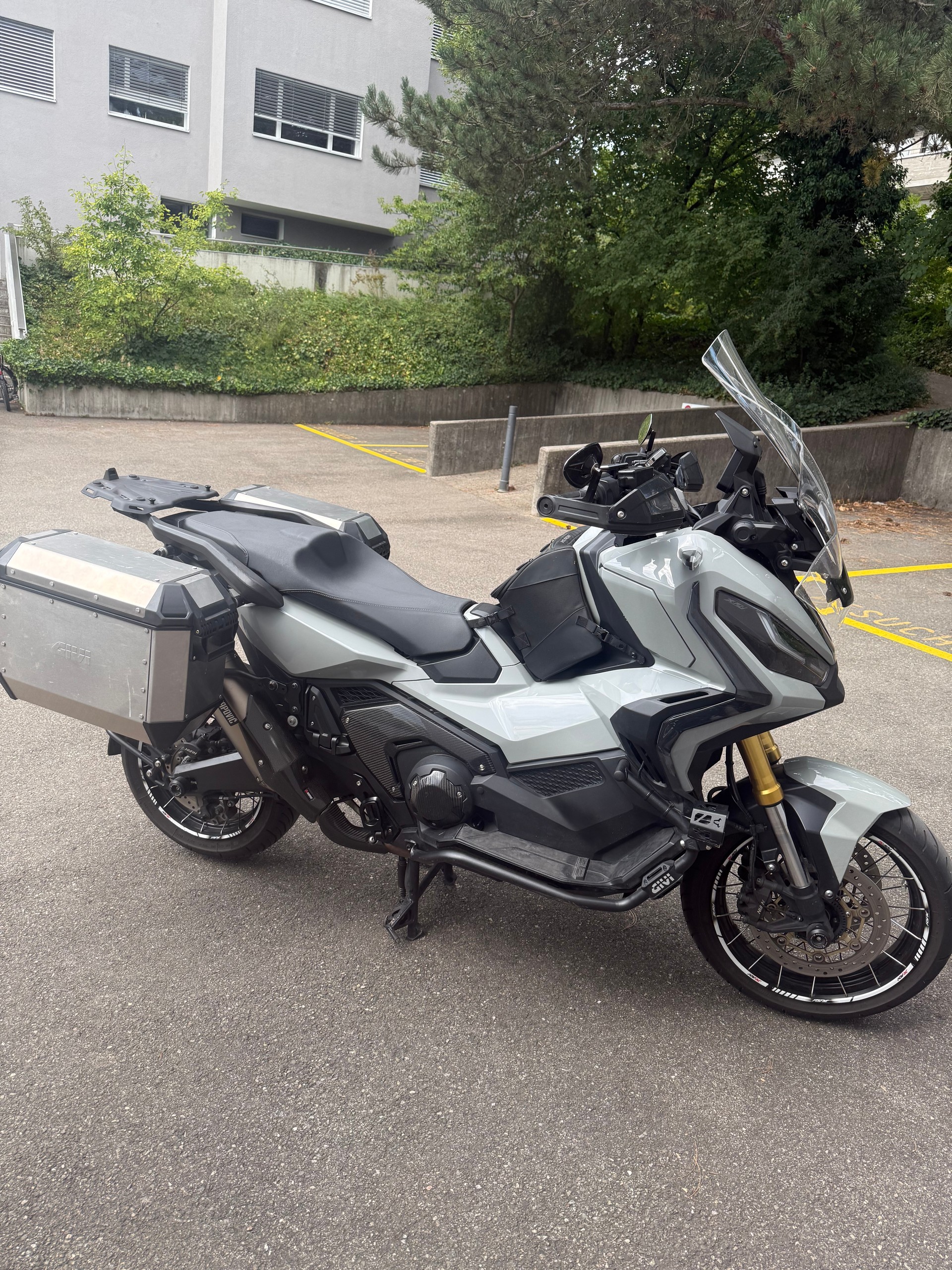 HONDA X-ADV 750 (35kW)-image-2