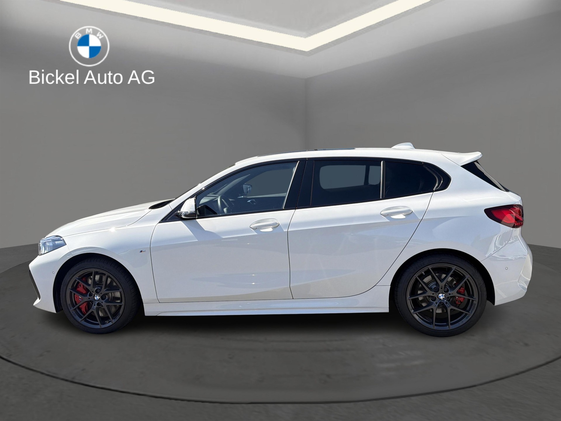 BMW 120d xDrive M Sport Pro-showroom-element-3