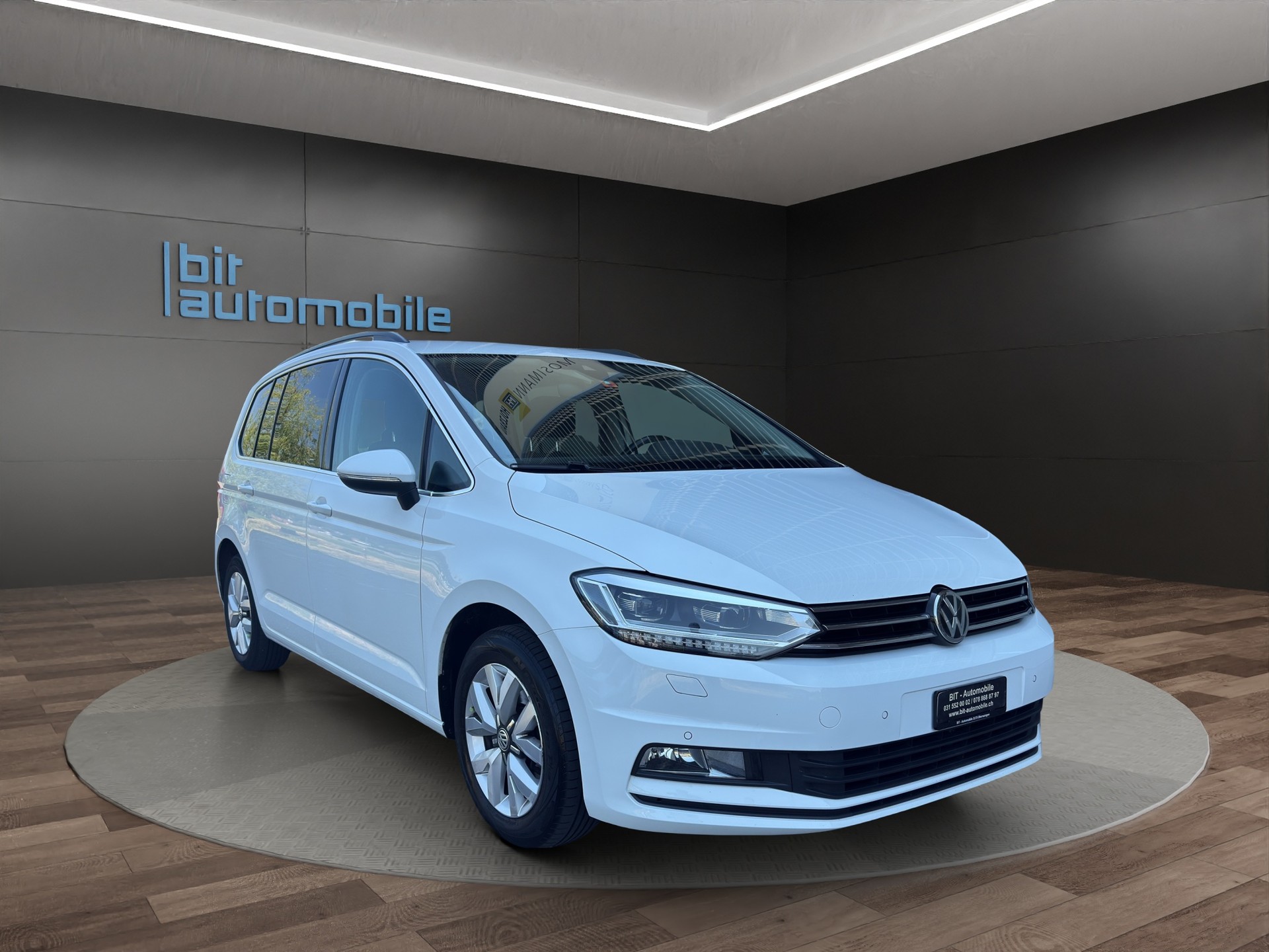 VW Touran 1.4 TSI BlueMotion Technology Family DSG 7Plätzer-image-9