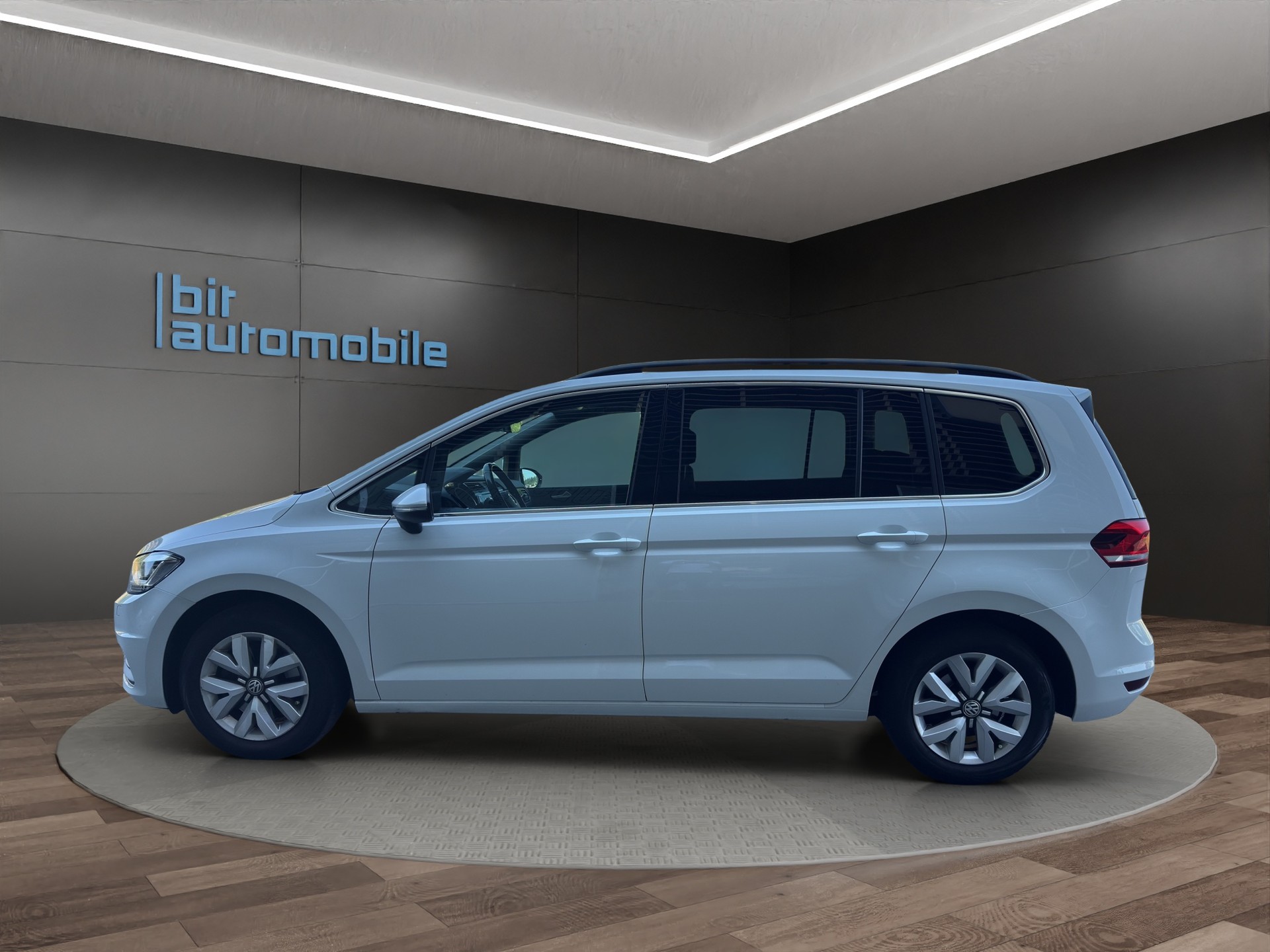 VW Touran 1.4 TSI BlueMotion Technology Family DSG 7Plätzer-image-2
