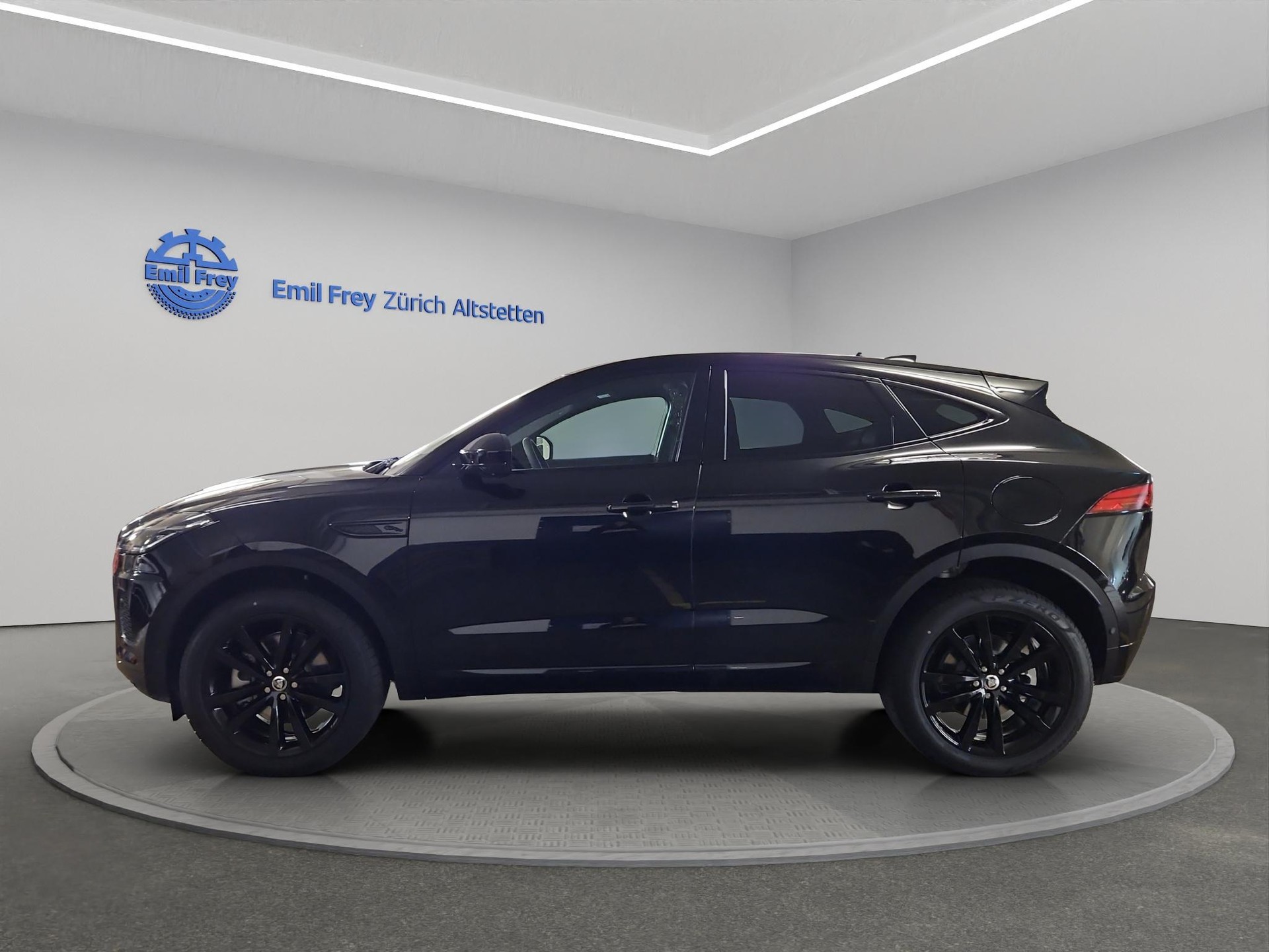JAGUAR E-Pace 1.5 T 270e R-Dynamic SE AWD (Plug-in Hybrid)-showroom-element-2