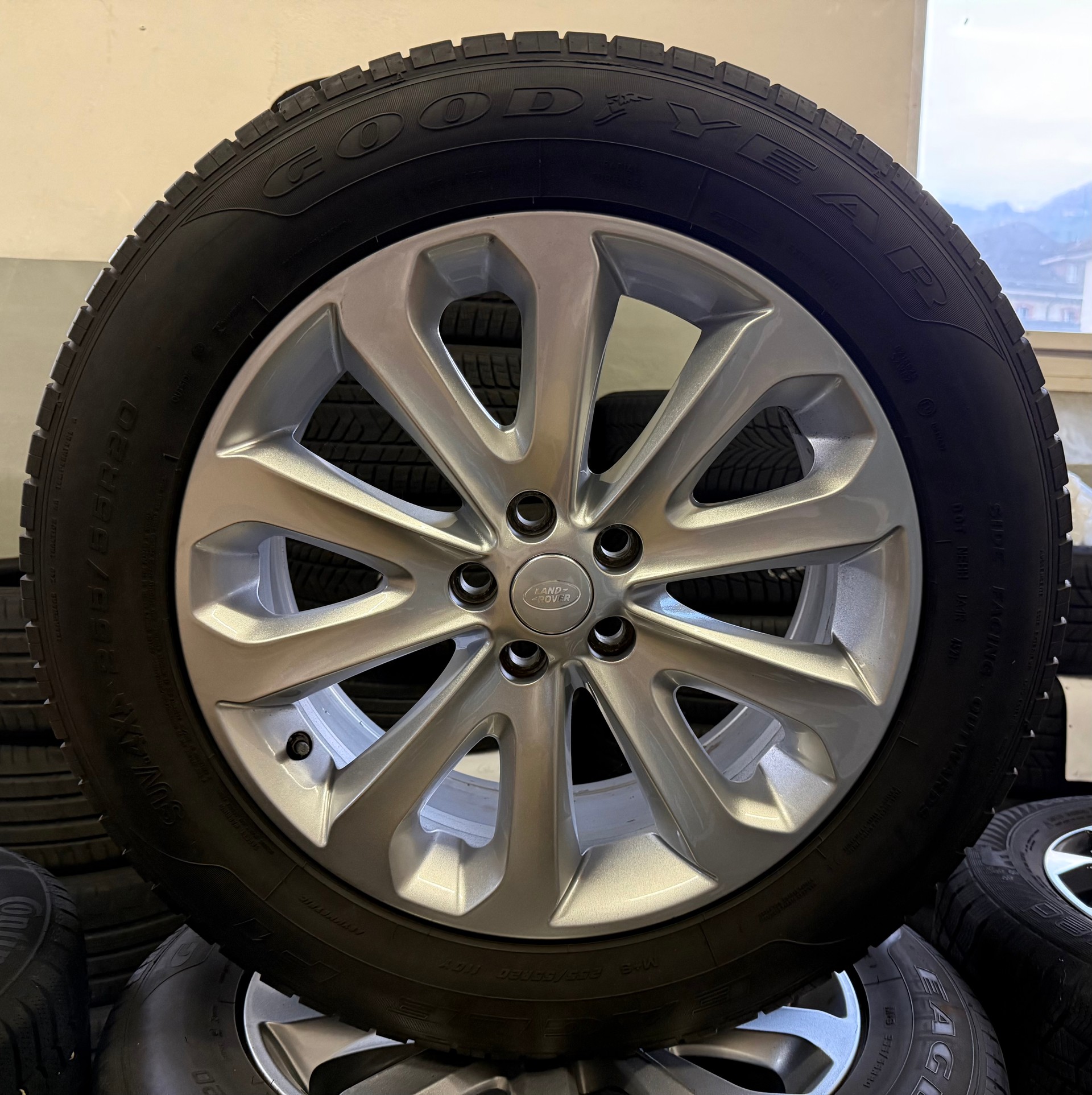 LAND ROVER Range Rover 4.4 SDV8 Vogue Automatic-image-31