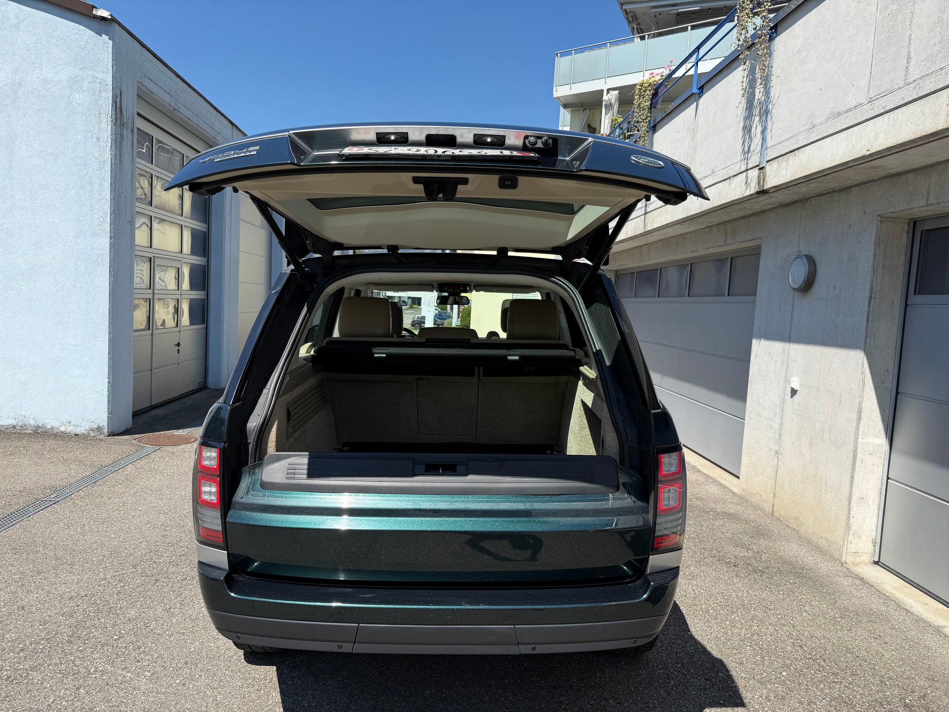 LAND ROVER Range Rover 4.4 SDV8 Vogue Automatic-image-27