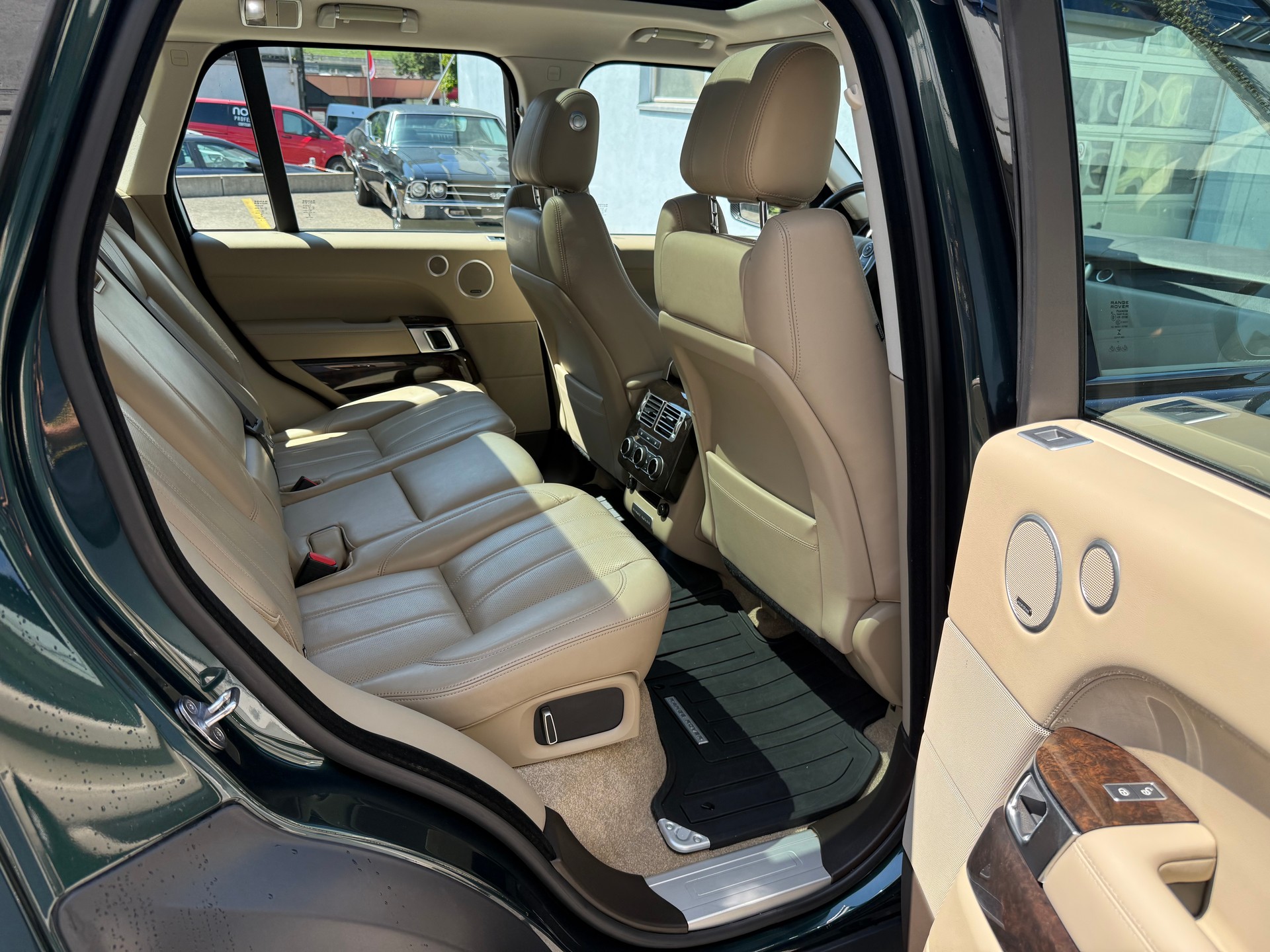 LAND ROVER Range Rover 4.4 SDV8 Vogue Automatic-image-25