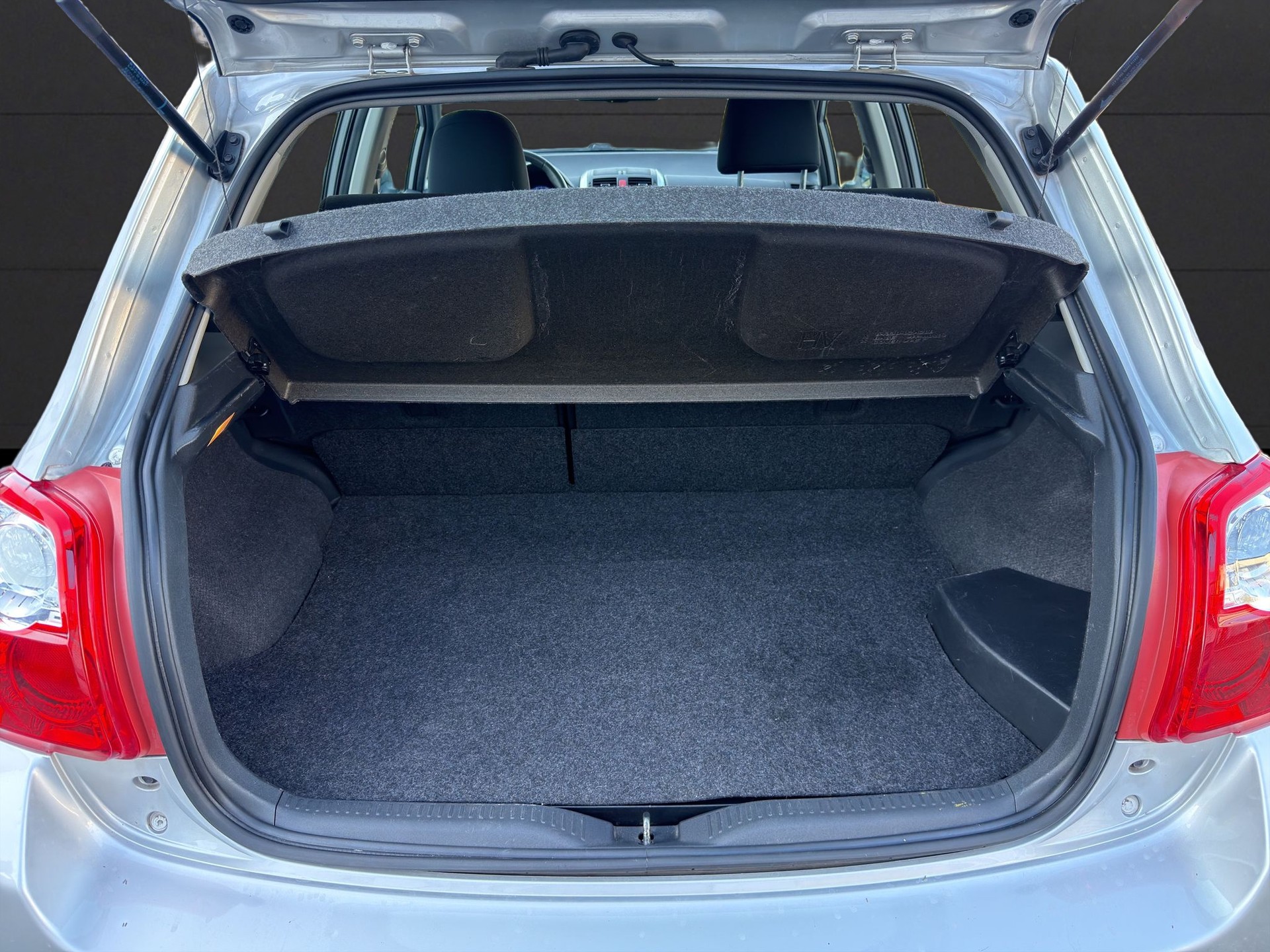 TOYOTA Auris 1.8 16V HSD Linea Luna-image-13