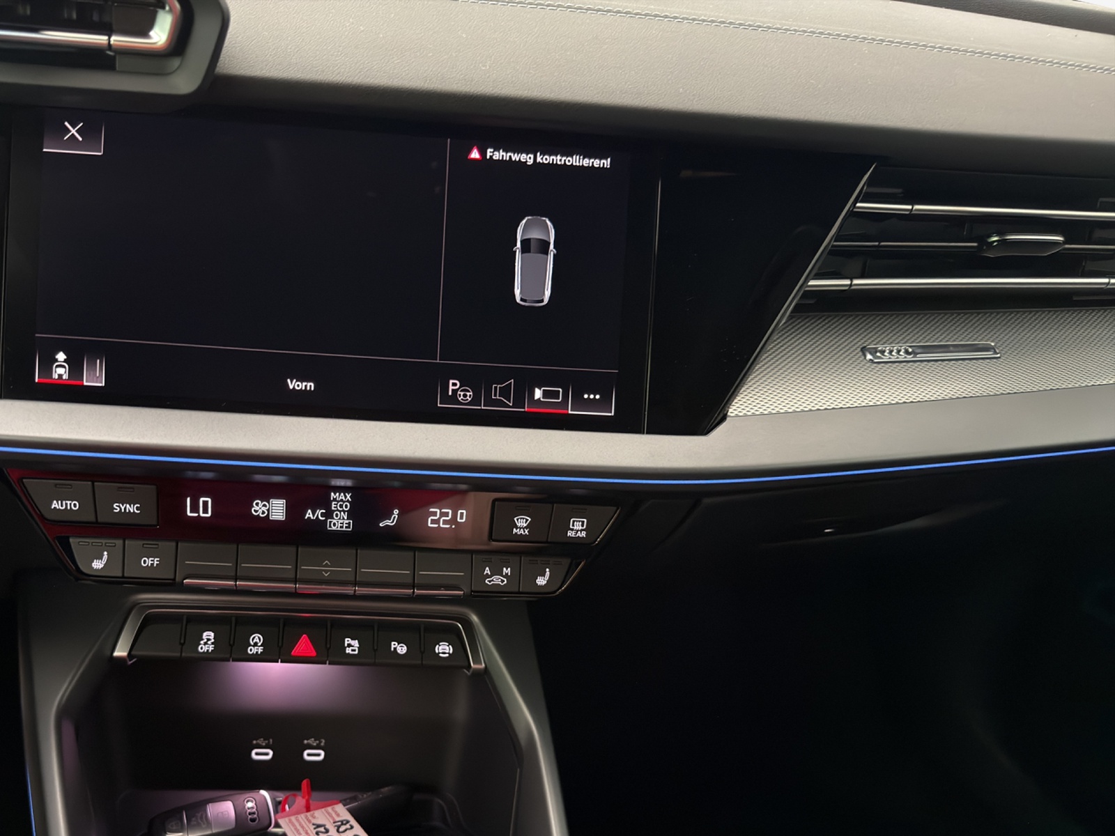 AUDI A3 Sportback TFSI 110 kW Attraction S tronic-image-10
