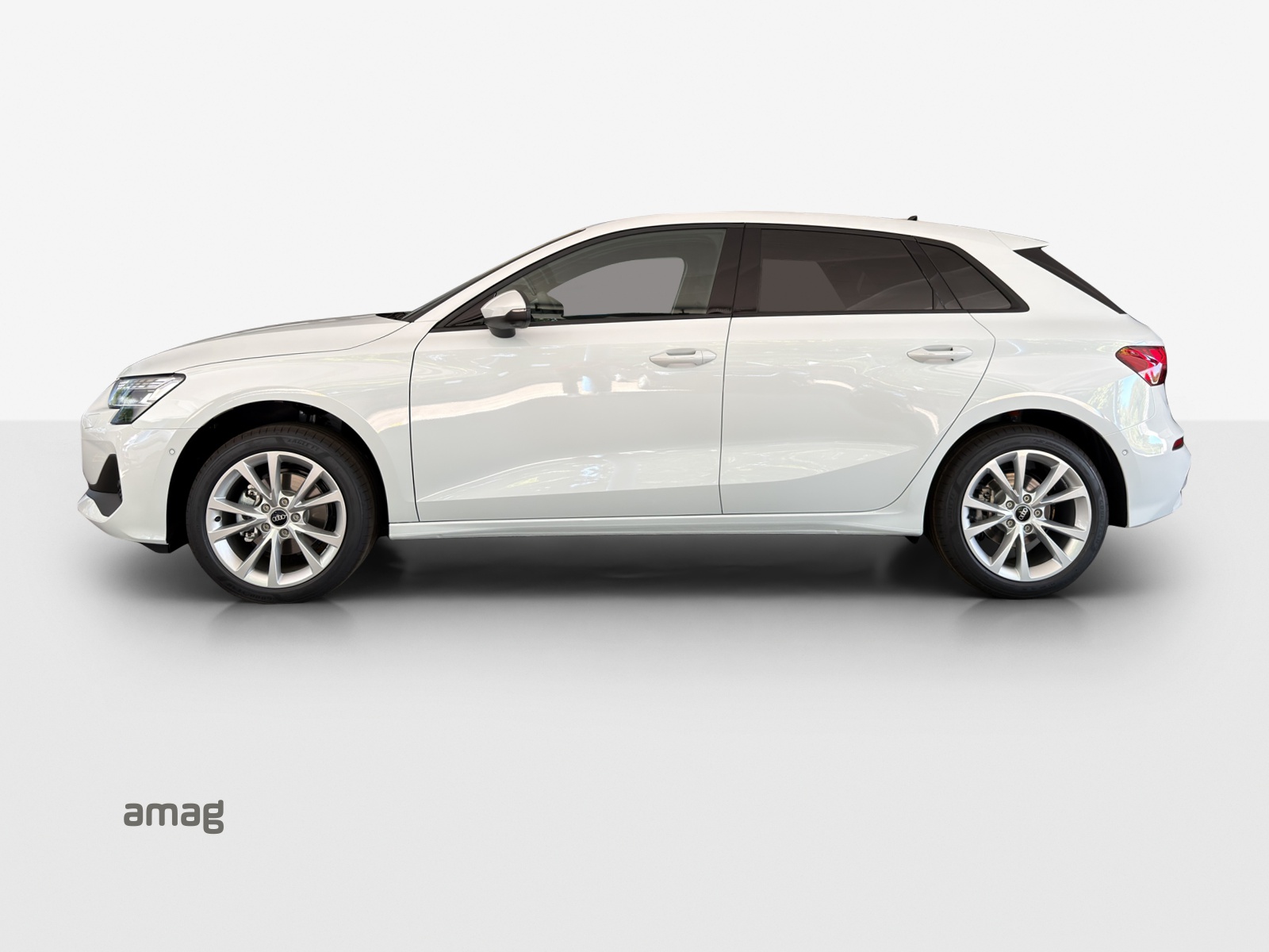 AUDI A3 Sportback TFSI 110 kW Attraction S tronic-showroom-element-1