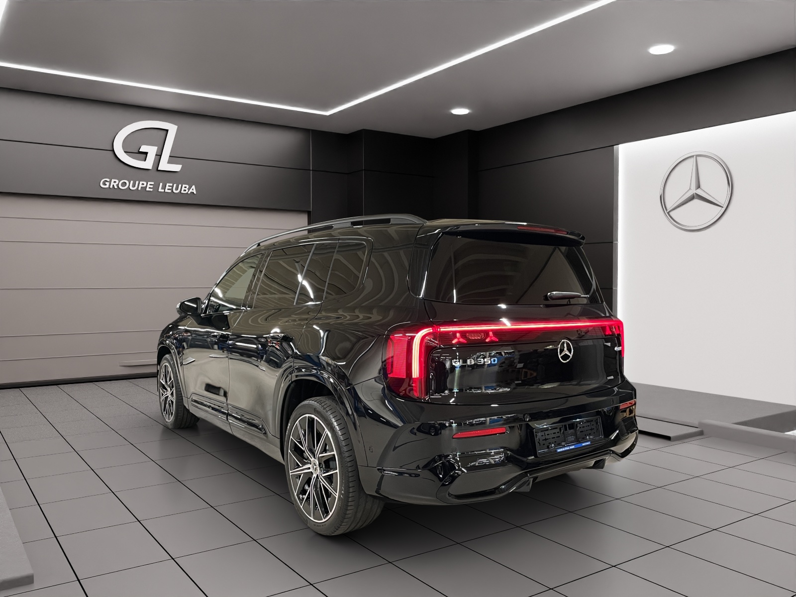 MERCEDES-BENZ GLB 350 4MATIC EQ-showroom-element-3