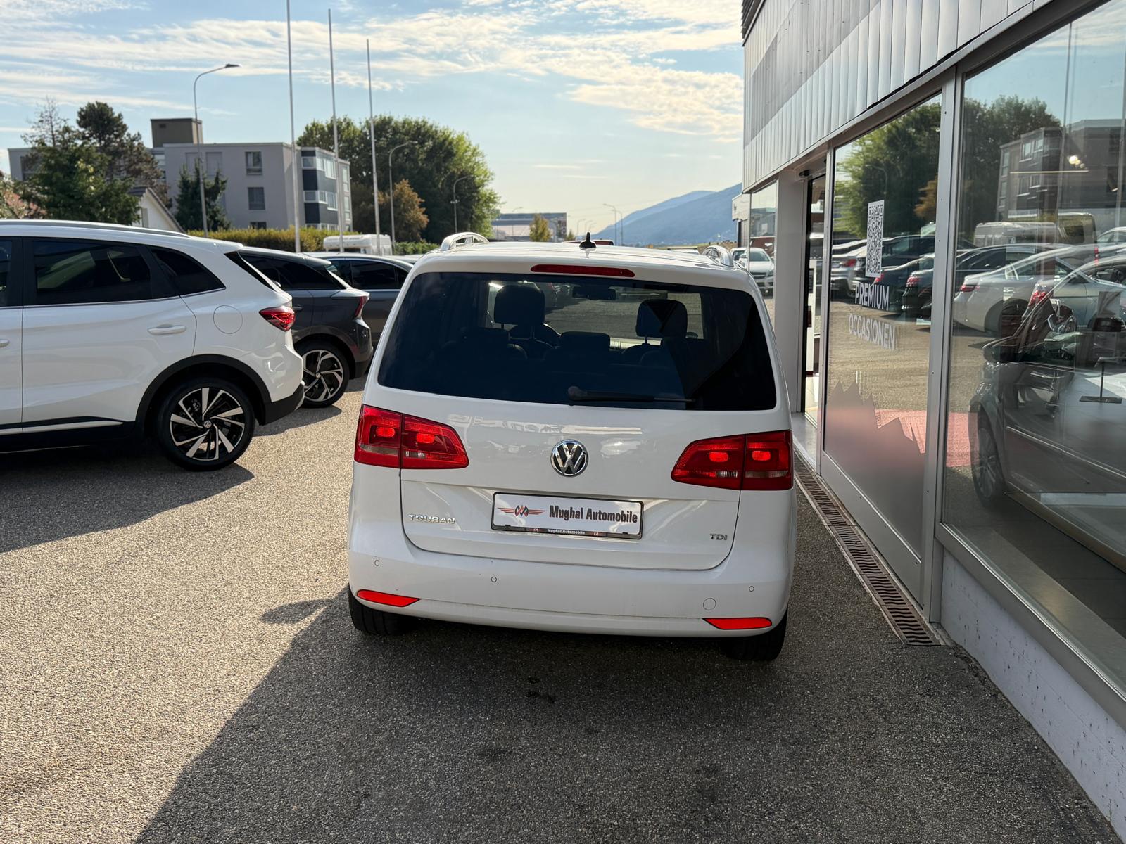 VW Touran 1.6 TDI BlueMotion Technology Highline DSG-image-4