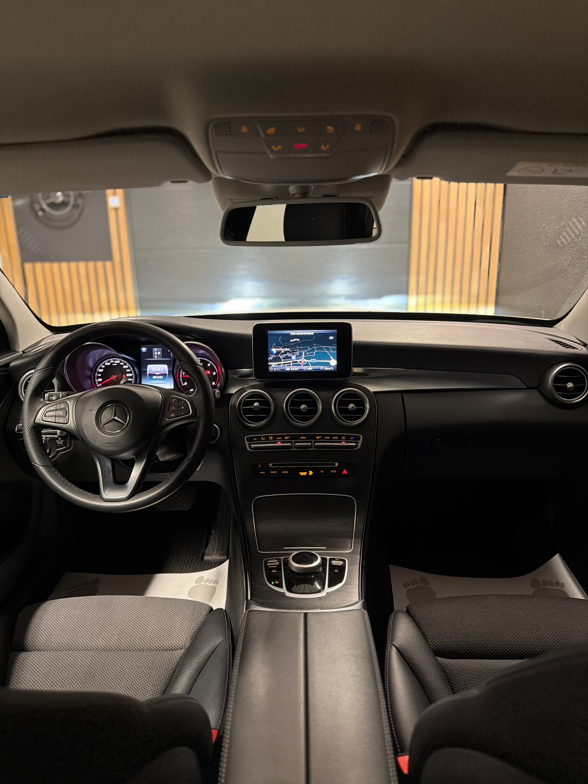 MERCEDES-BENZ C 250 d Swiss Star Avantgarde 4Matic 9G-Tronic-image-8
