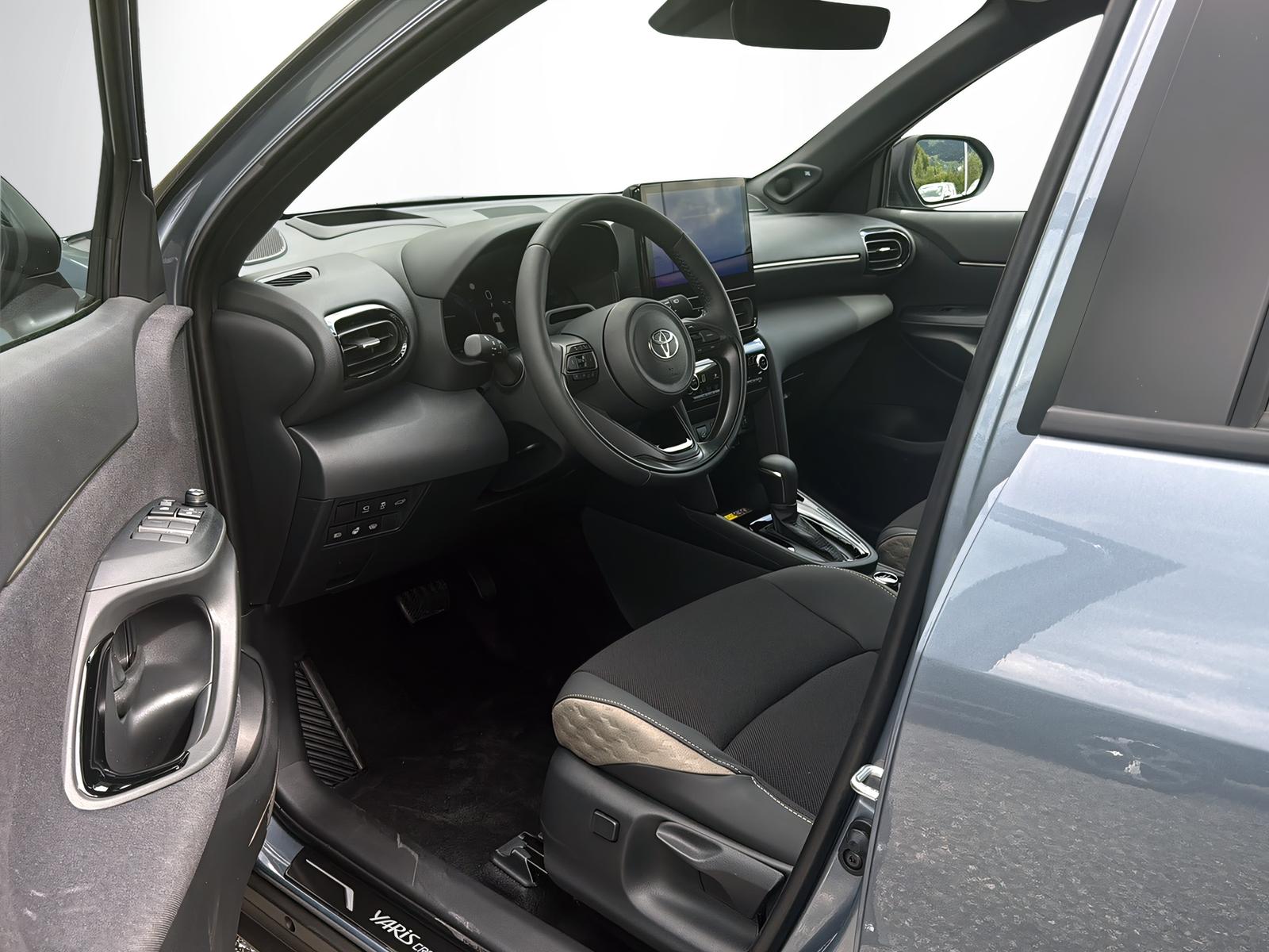 TOYOTA Yaris Cross 1.5 VVT-i HSD Premium AWD-i-image-8