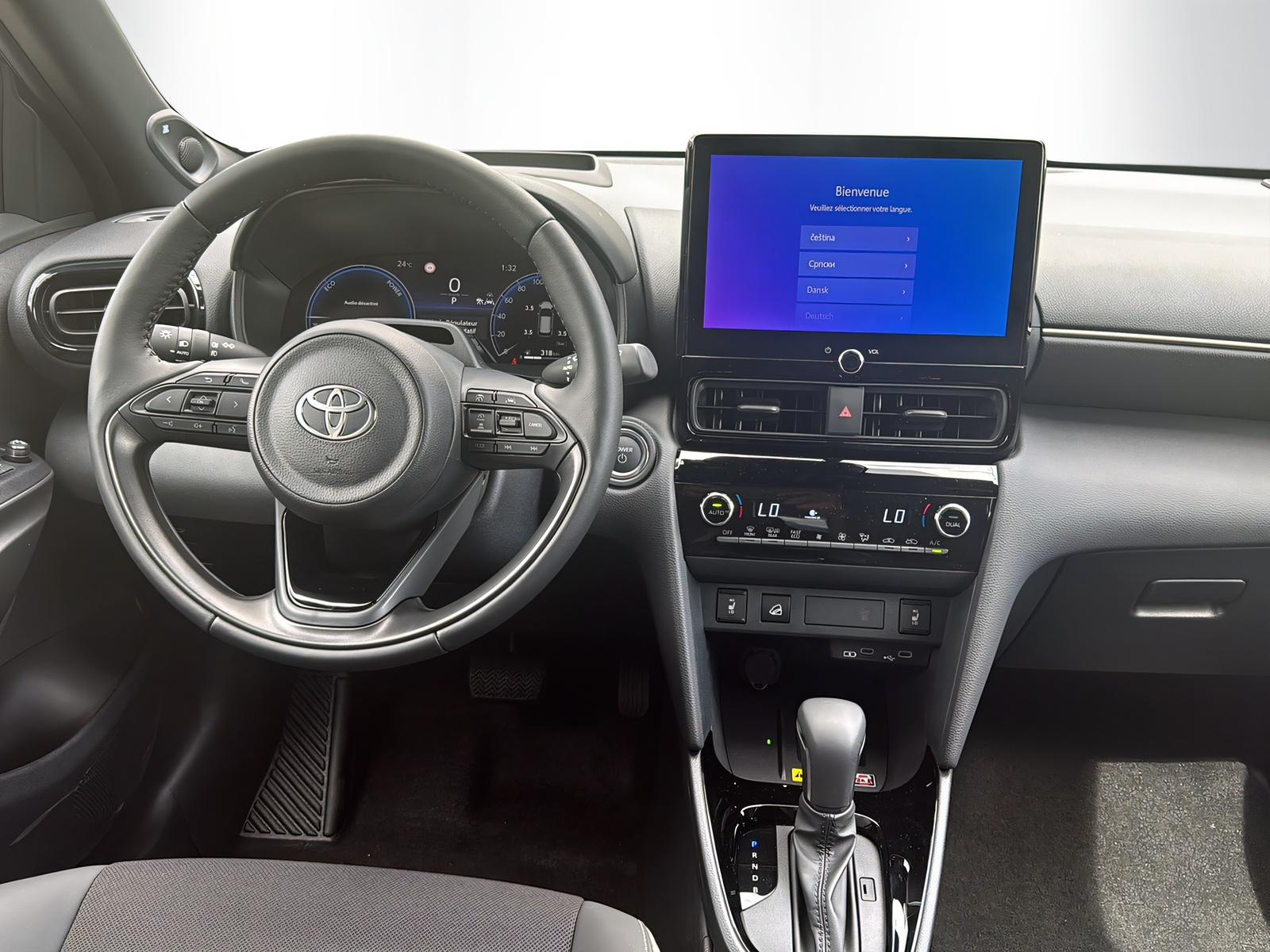 TOYOTA Yaris Cross 1.5 VVT-i HSD Premium AWD-i-image-7