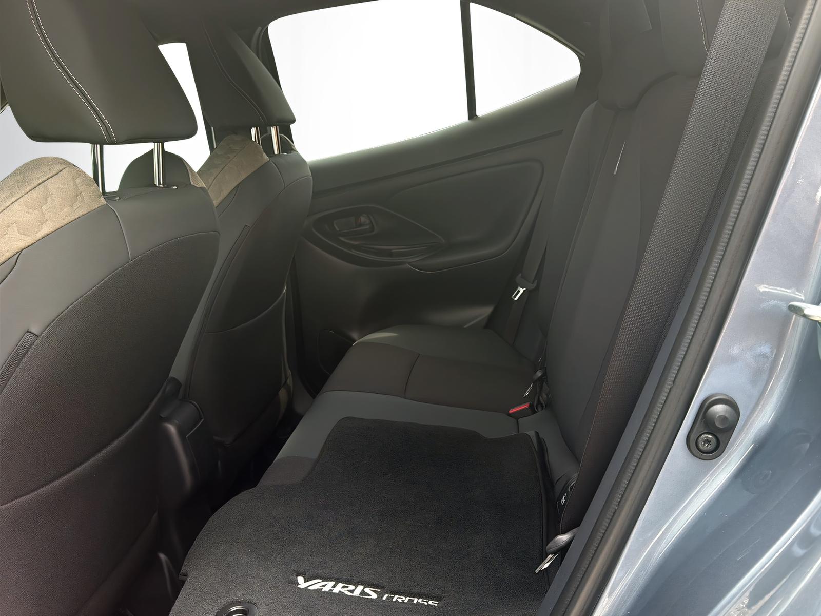 TOYOTA Yaris Cross 1.5 VVT-i HSD Premium AWD-i-image-9