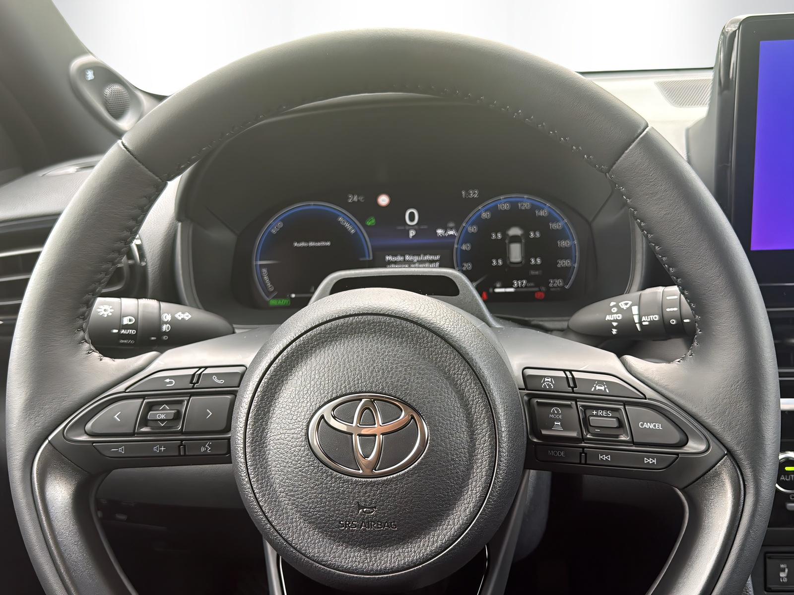 TOYOTA Yaris Cross 1.5 VVT-i HSD Premium AWD-i-image-11