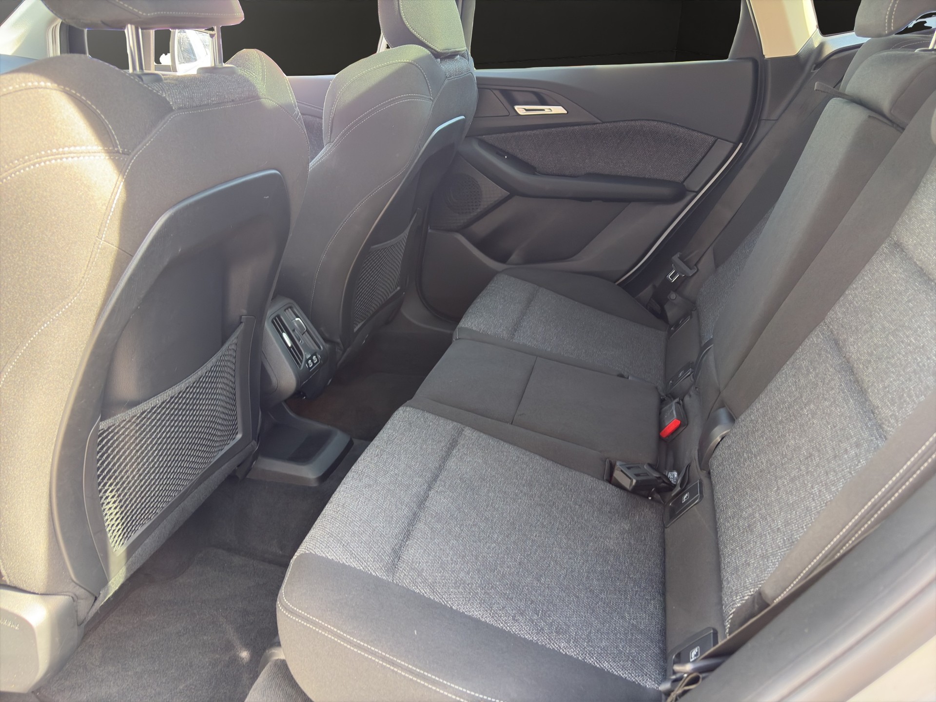 BMW 223d Active Tourer xDrive DKG-image-24