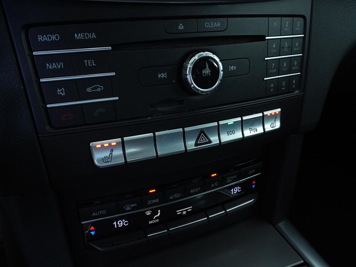MERCEDES-BENZ E 350 AMG Sport BlueTEC Avantgarde 4Matic 7G-Tronic-image-7
