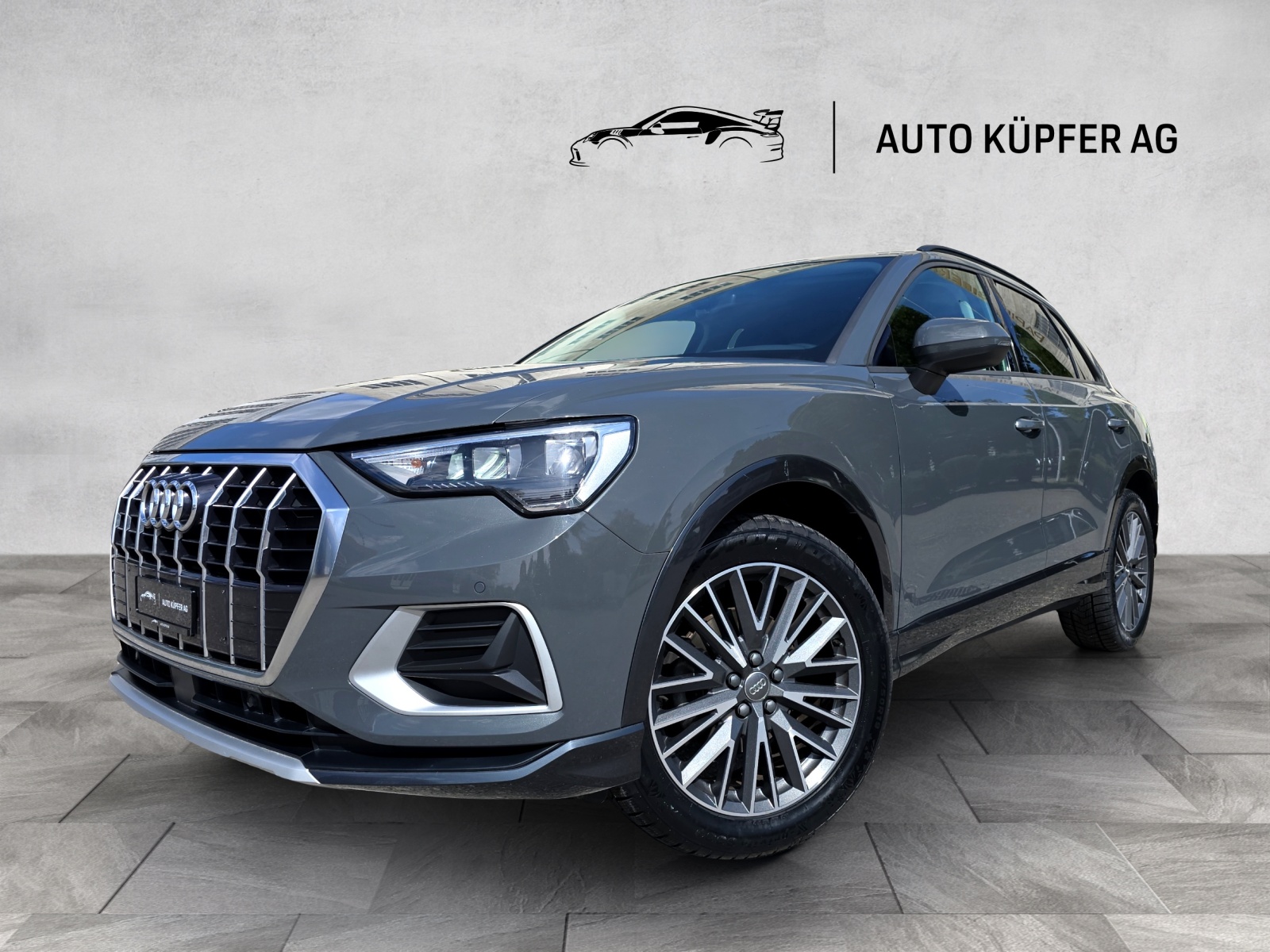 AUDI Q3 35 TFSI advanced S-tronic +AHK 1.8t