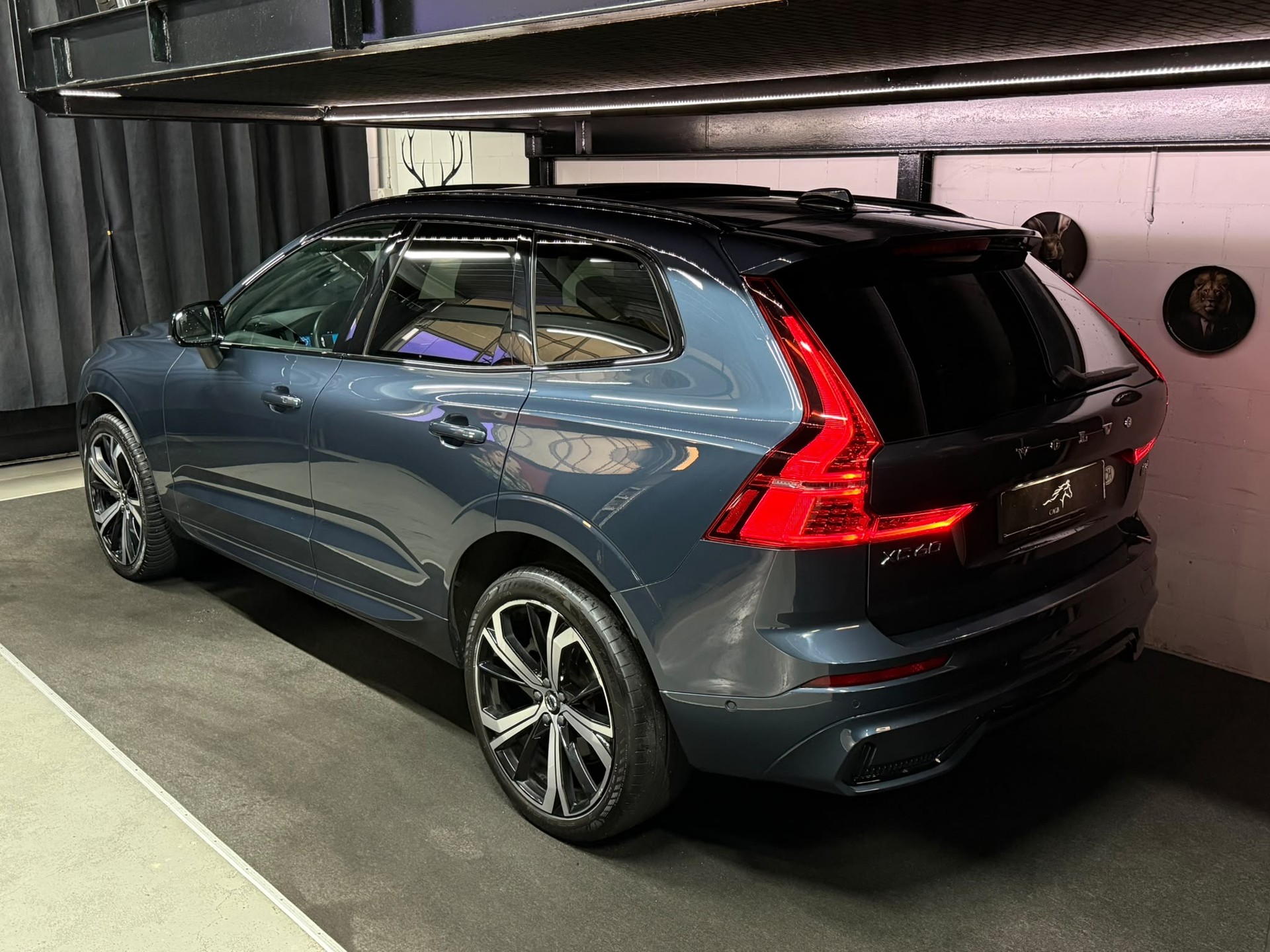 VOLVO XC60 B5 Diesel Mild Hybrid AWD Inscription Geartronic-showroom-element-2