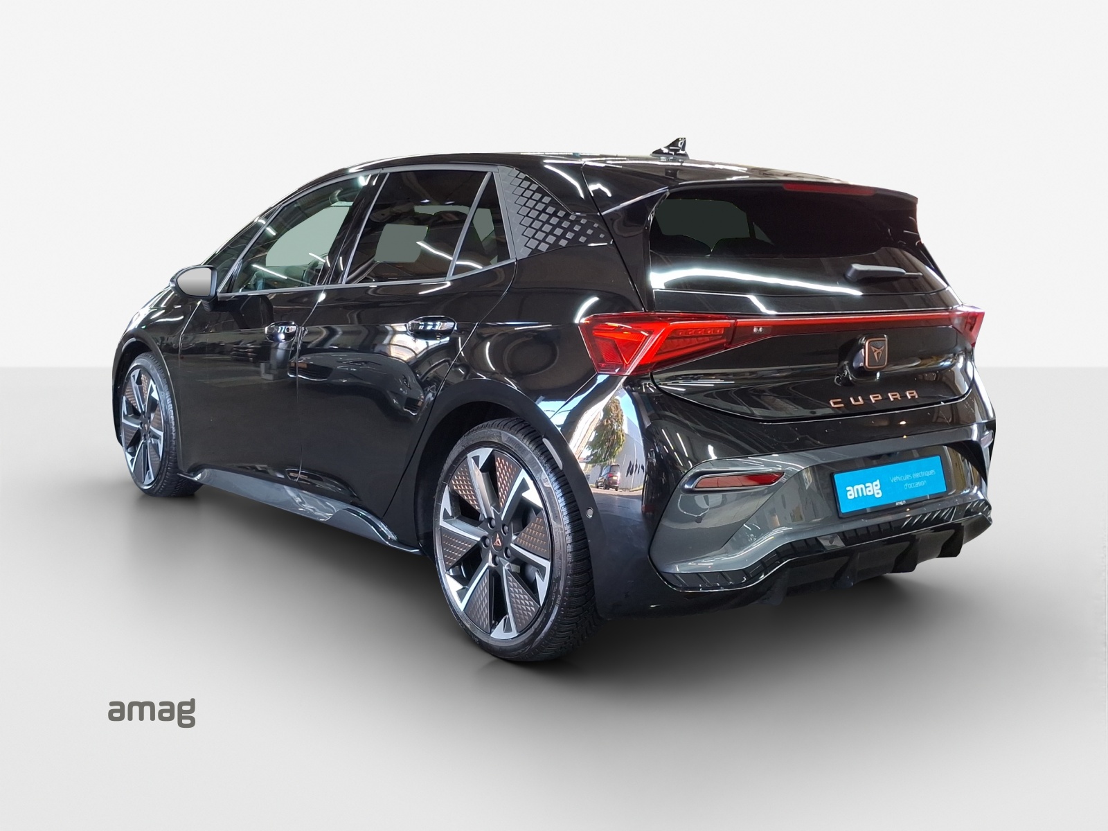 CUPRA Born 79 kWh e-Boost-showroom-element-2