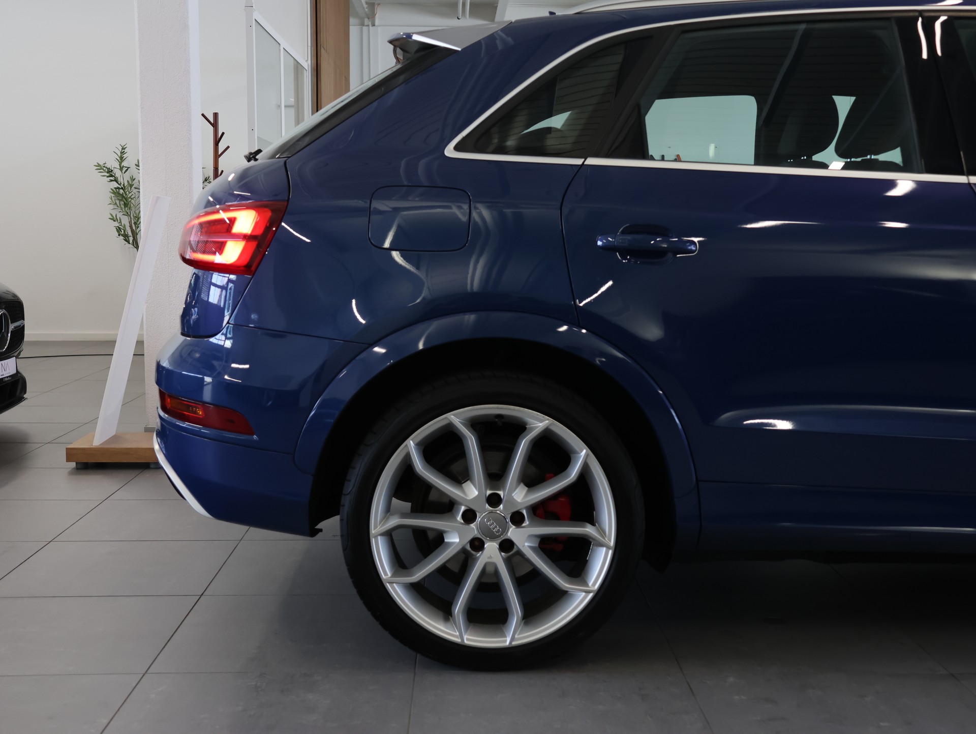AUDI RS Q3 2.5 TFSI performance quattro S-tronic-image-6