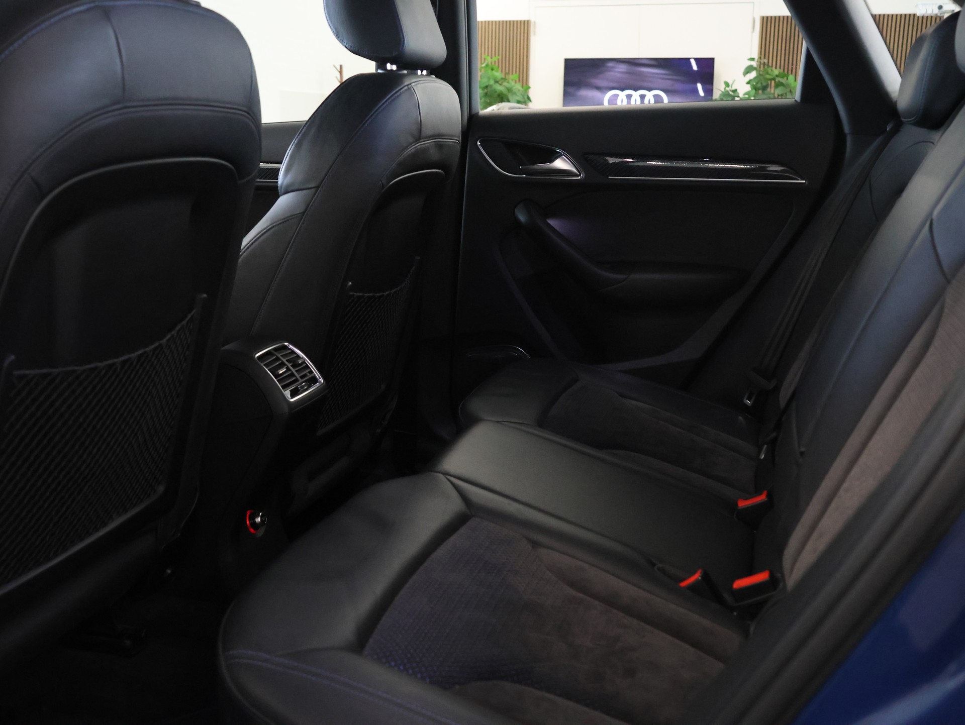 AUDI RS Q3 2.5 TFSI performance quattro S-tronic-image-33