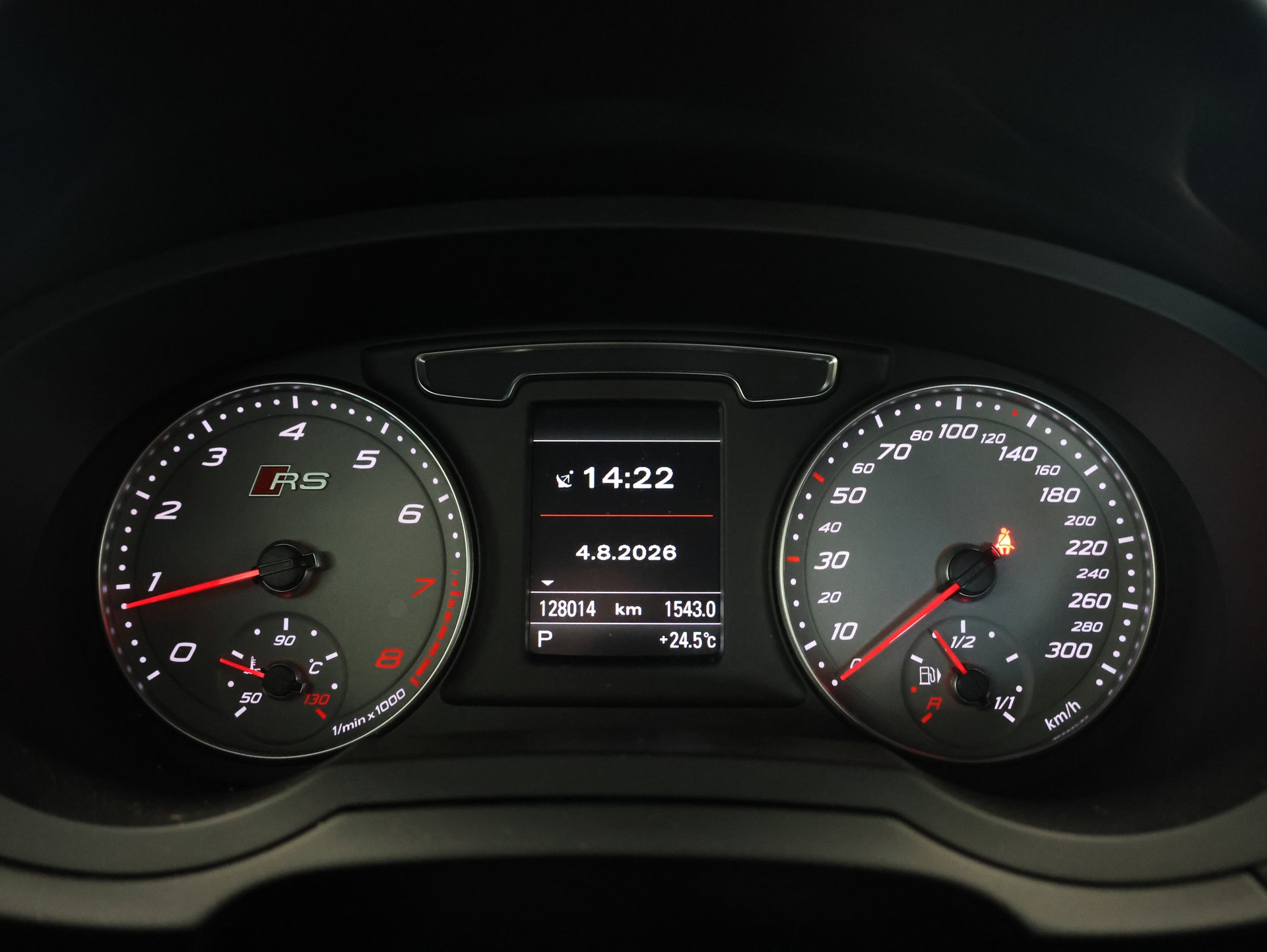 AUDI RS Q3 2.5 TFSI performance quattro S-tronic-image-17