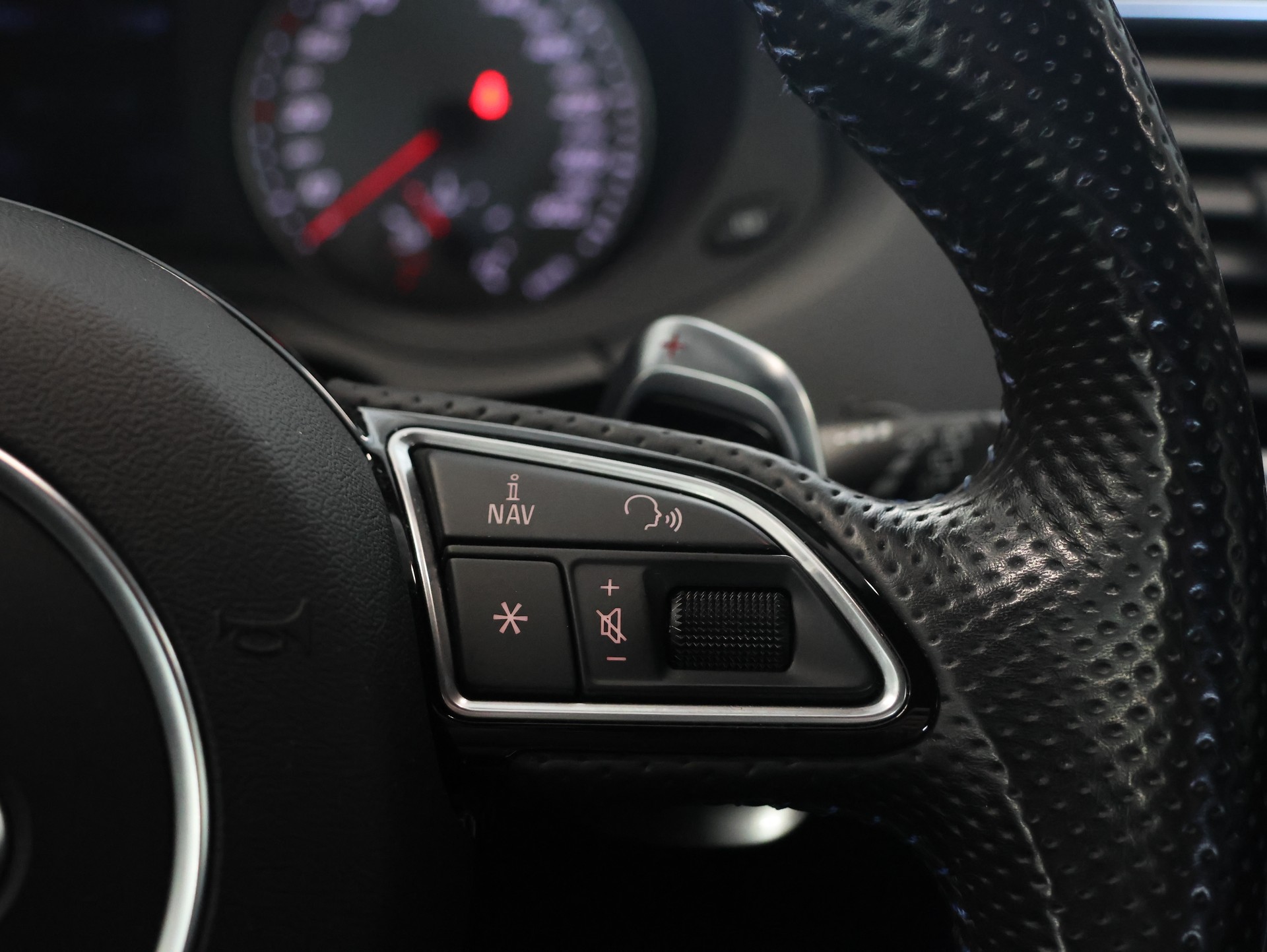 AUDI RS Q3 2.5 TFSI performance quattro S-tronic-image-24