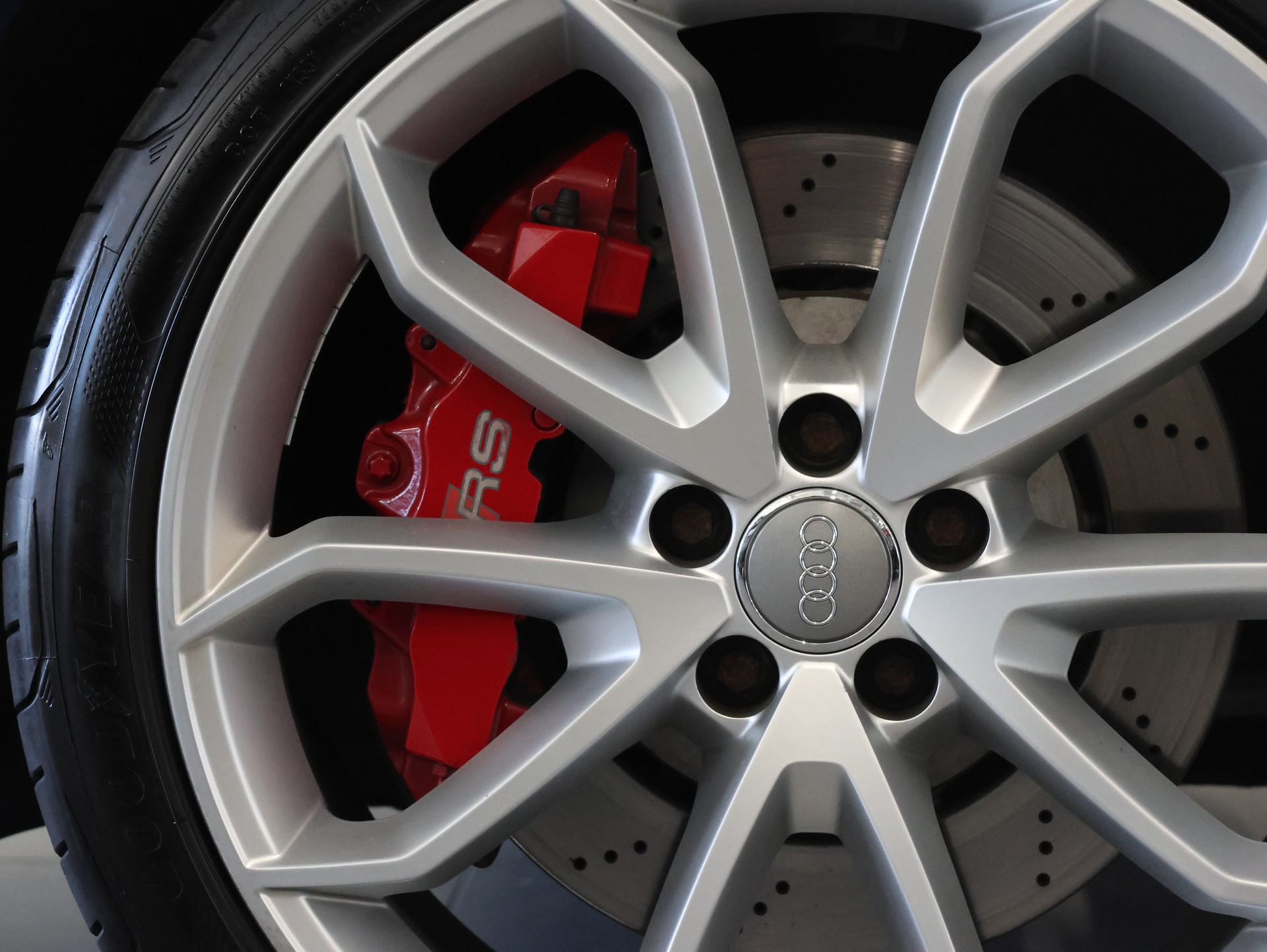 AUDI RS Q3 2.5 TFSI performance quattro S-tronic-image-11