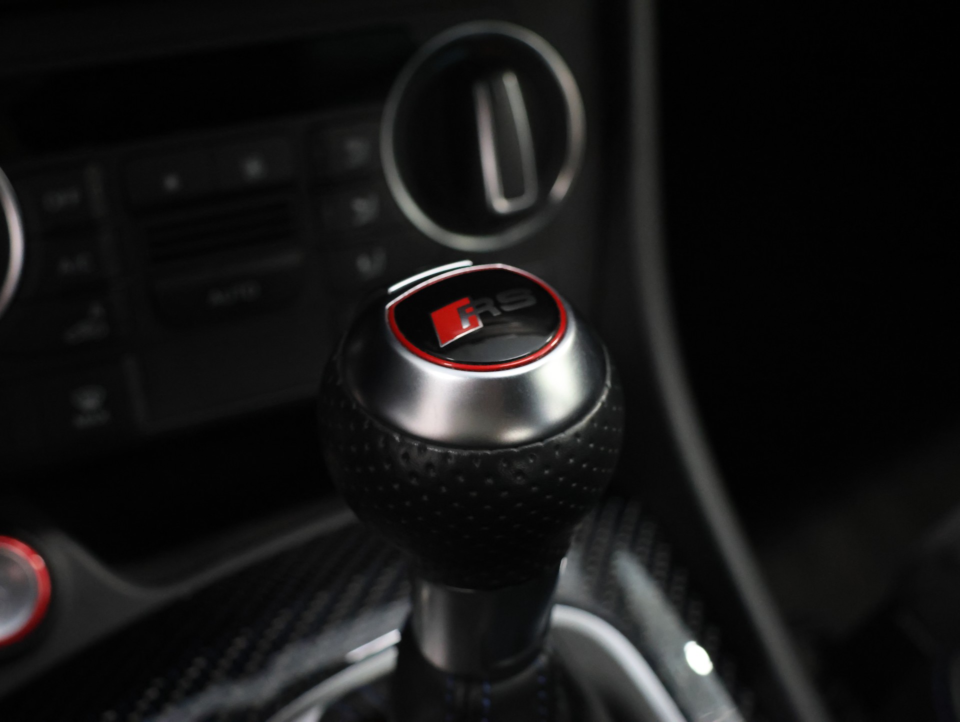 AUDI RS Q3 2.5 TFSI performance quattro S-tronic-image-30