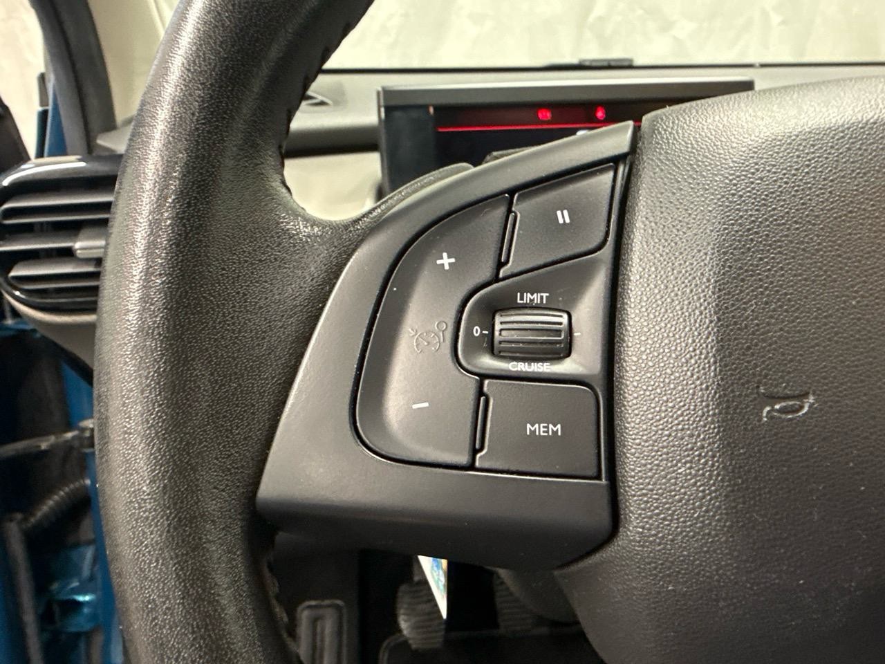 CITROEN C4 Cactus 1.2 Pure Tech Feel-image-7