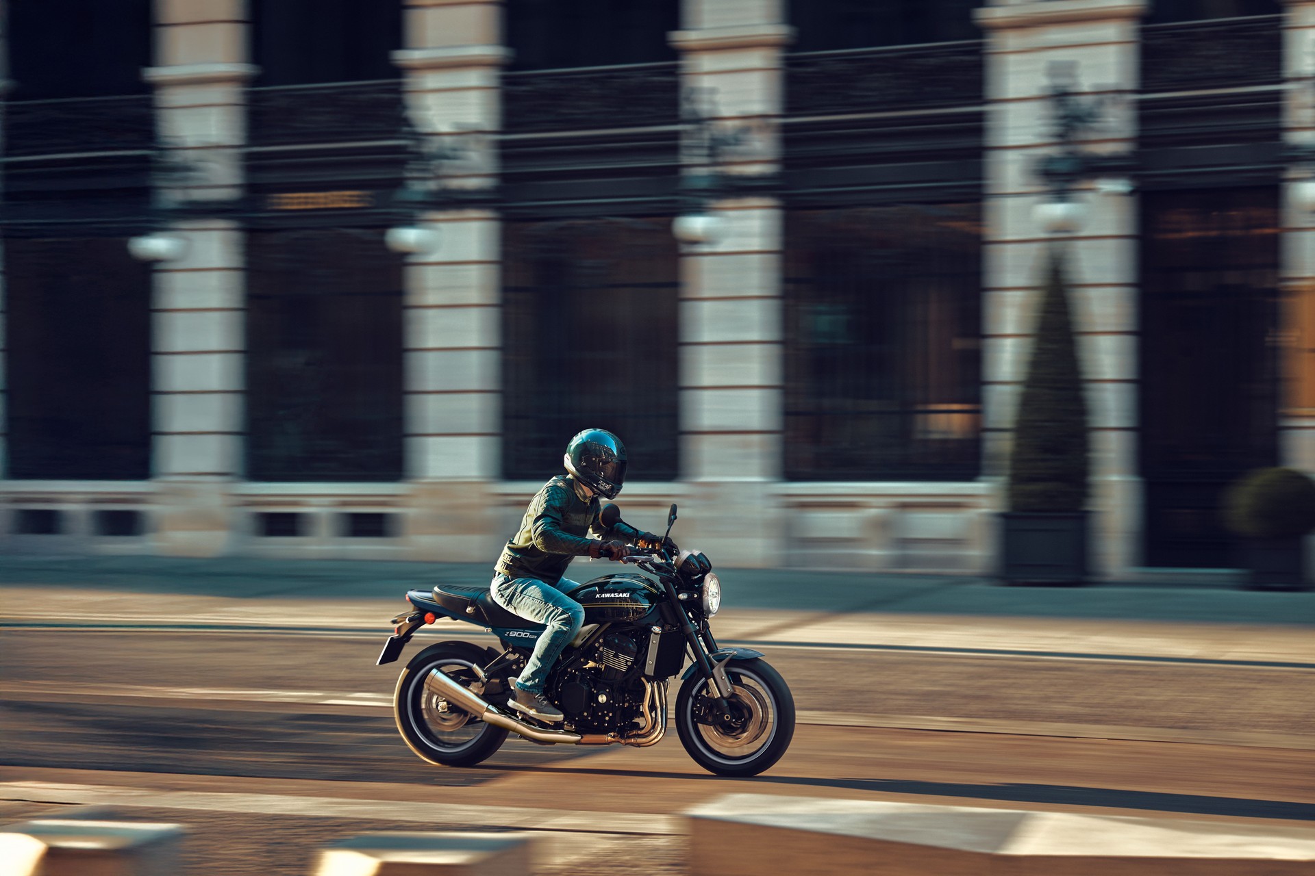 KAWASAKI Z 900 RS MY27-image-3