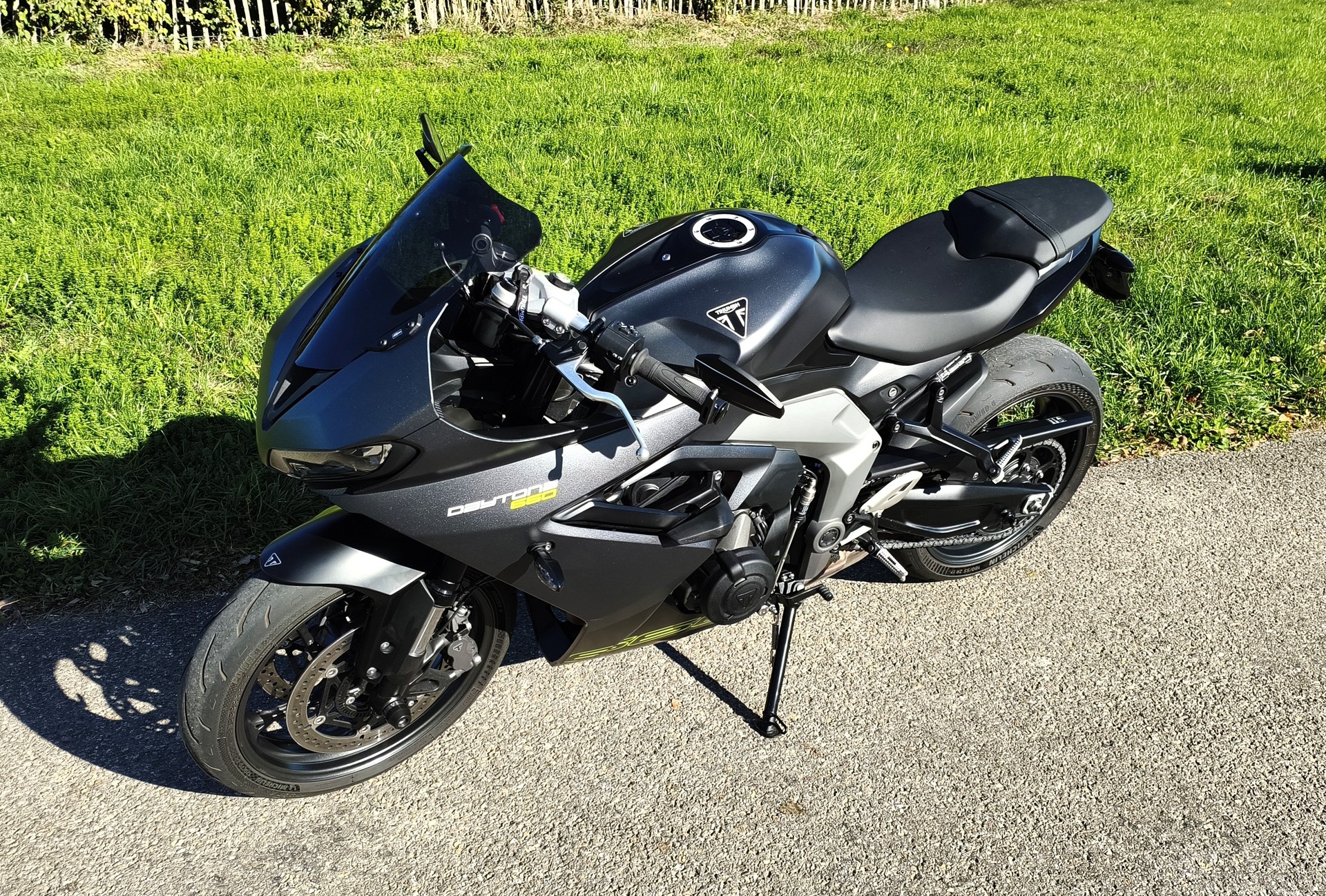TRIUMPH Daytona 660-image-1