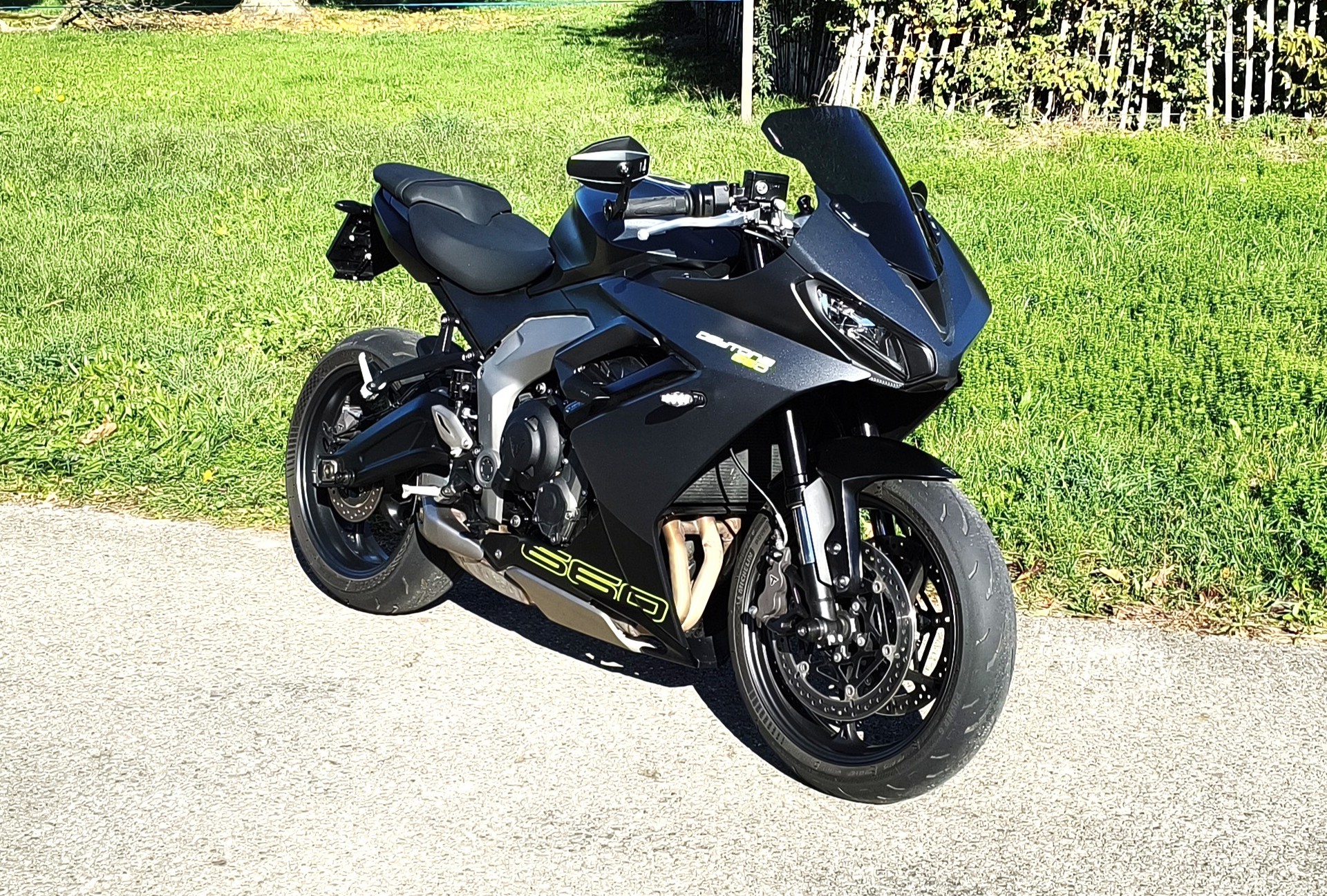 TRIUMPH Daytona 660-image-0