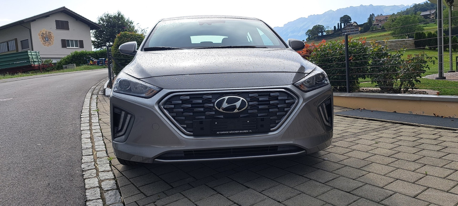 HYUNDAI Ioniq 1.6 GDi Plug in Hybrid Swiss Edition-image-1