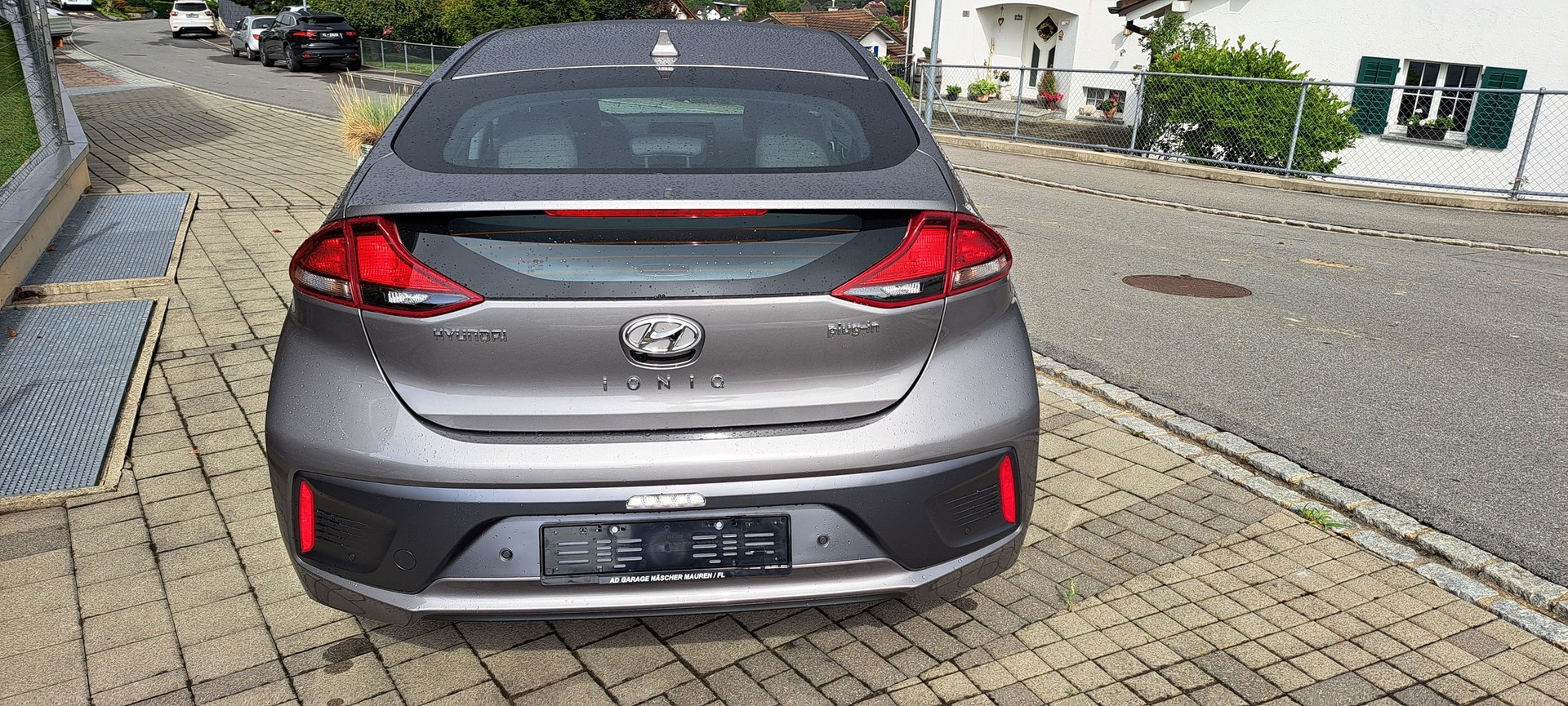 HYUNDAI Ioniq 1.6 GDi Plug in Hybrid Swiss Edition-image-4