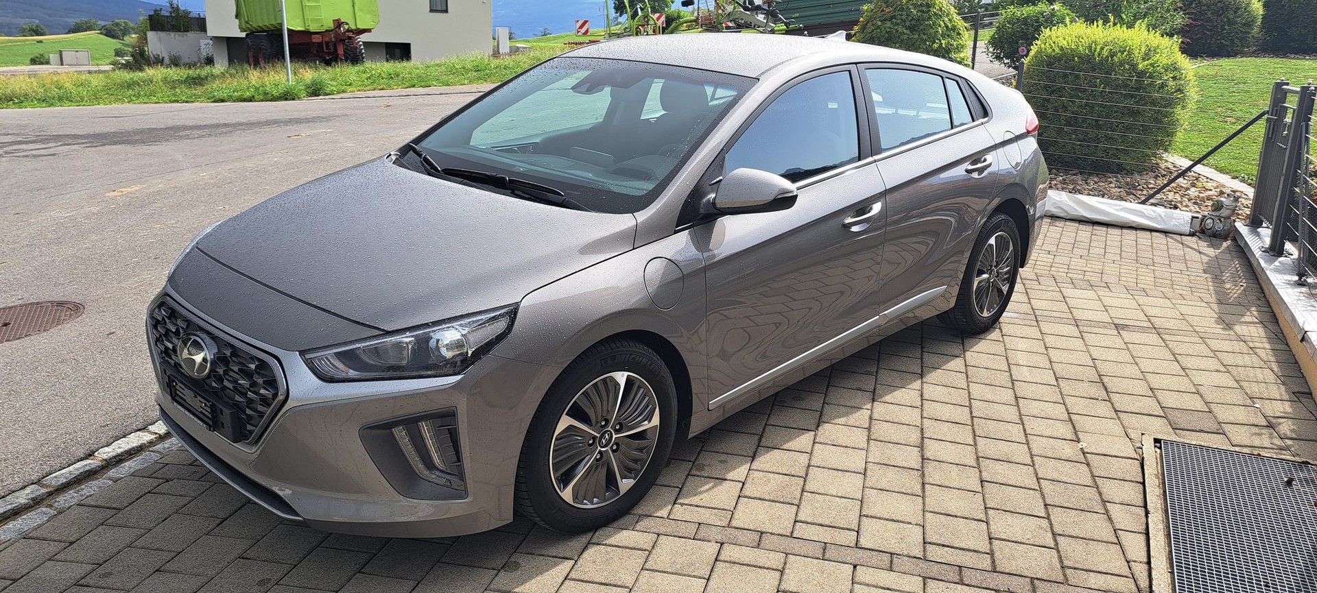 HYUNDAI Ioniq 1.6 GDi Plug in Hybrid Swiss Edition-image-6