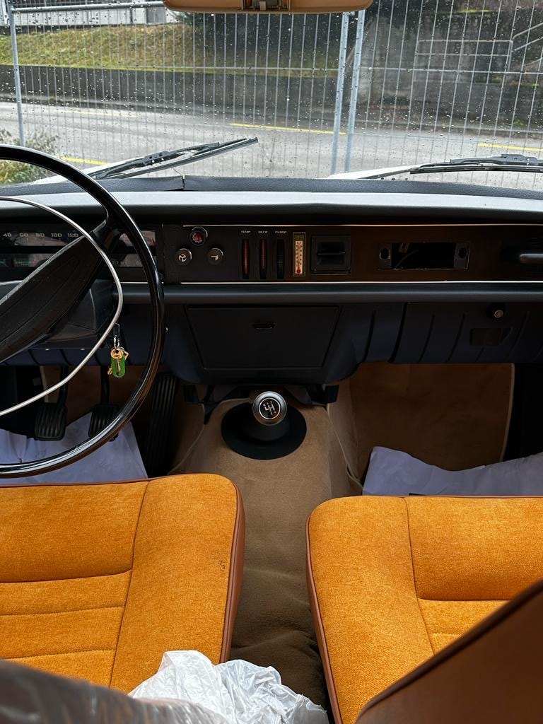 VOLVO 144-image-6