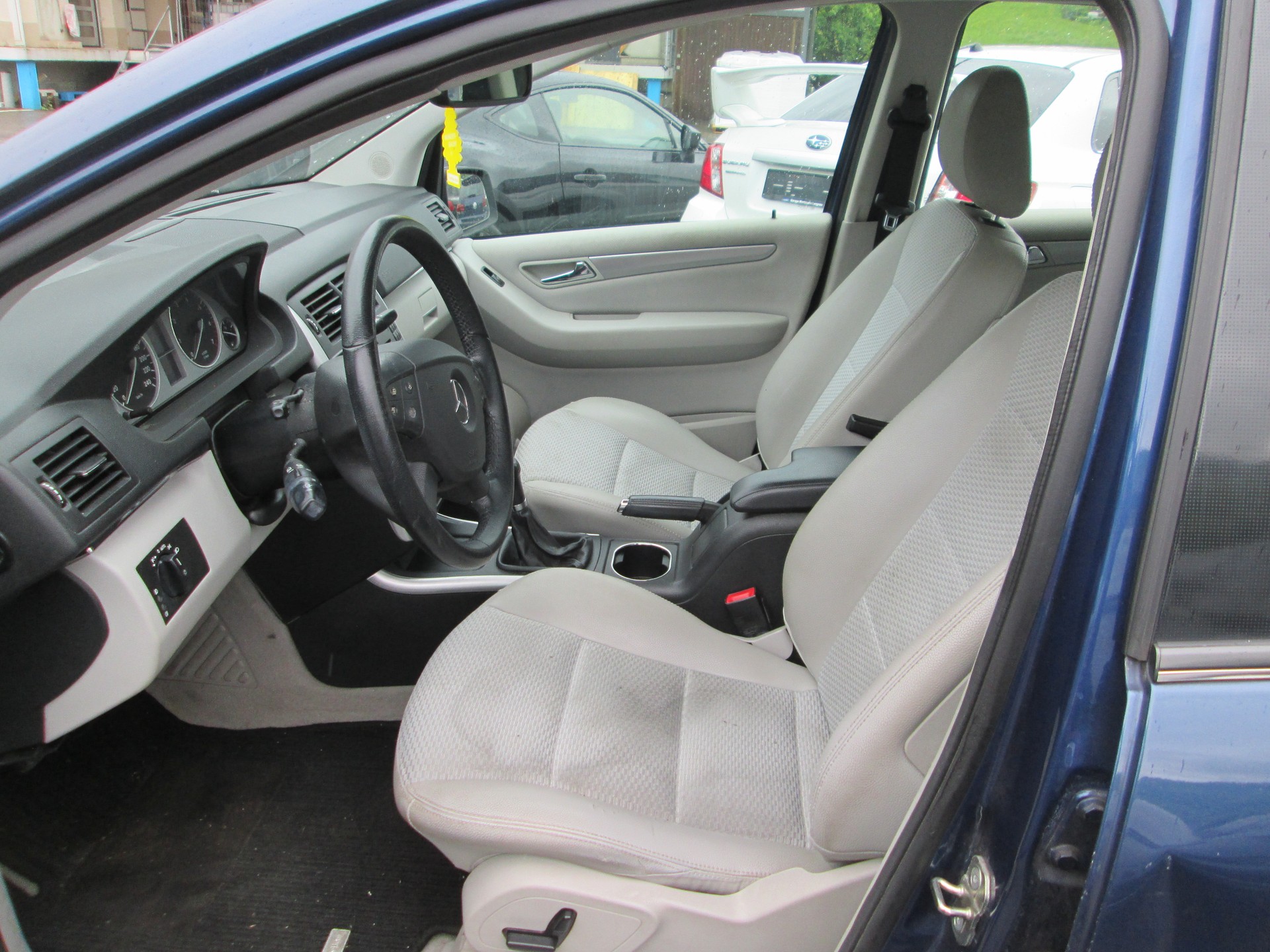 MERCEDES-BENZ B 200 T-image-8