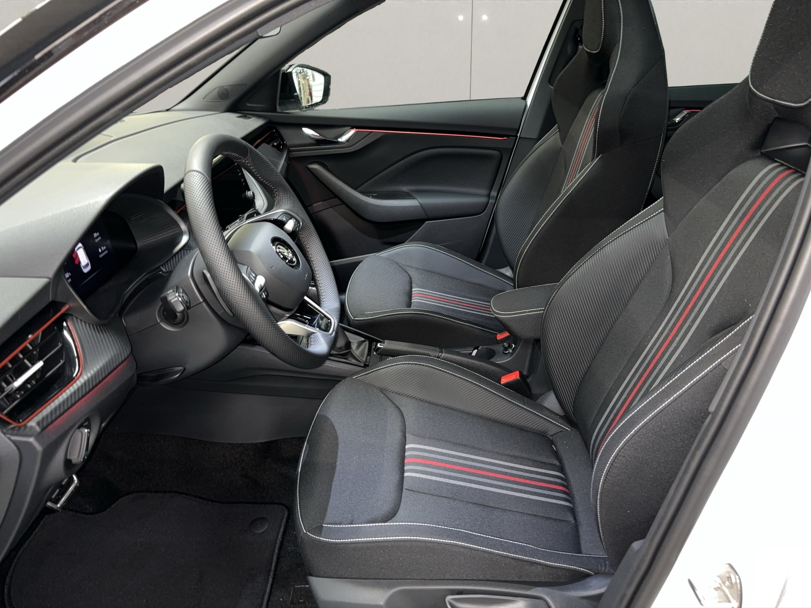 SKODA Kamiq 1.5 TSI Monte Carlo DSG-image-4